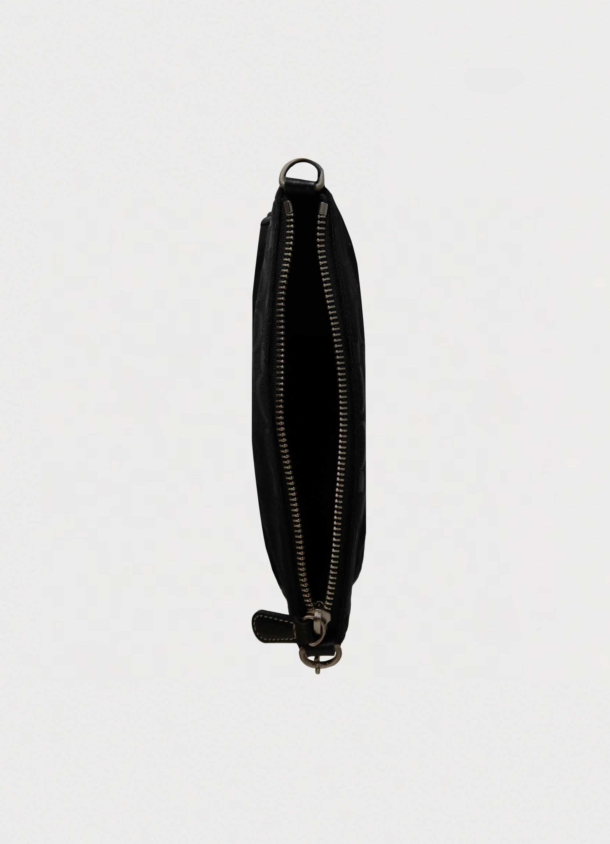 SIGNATURE DEMI POCHETTE BAG