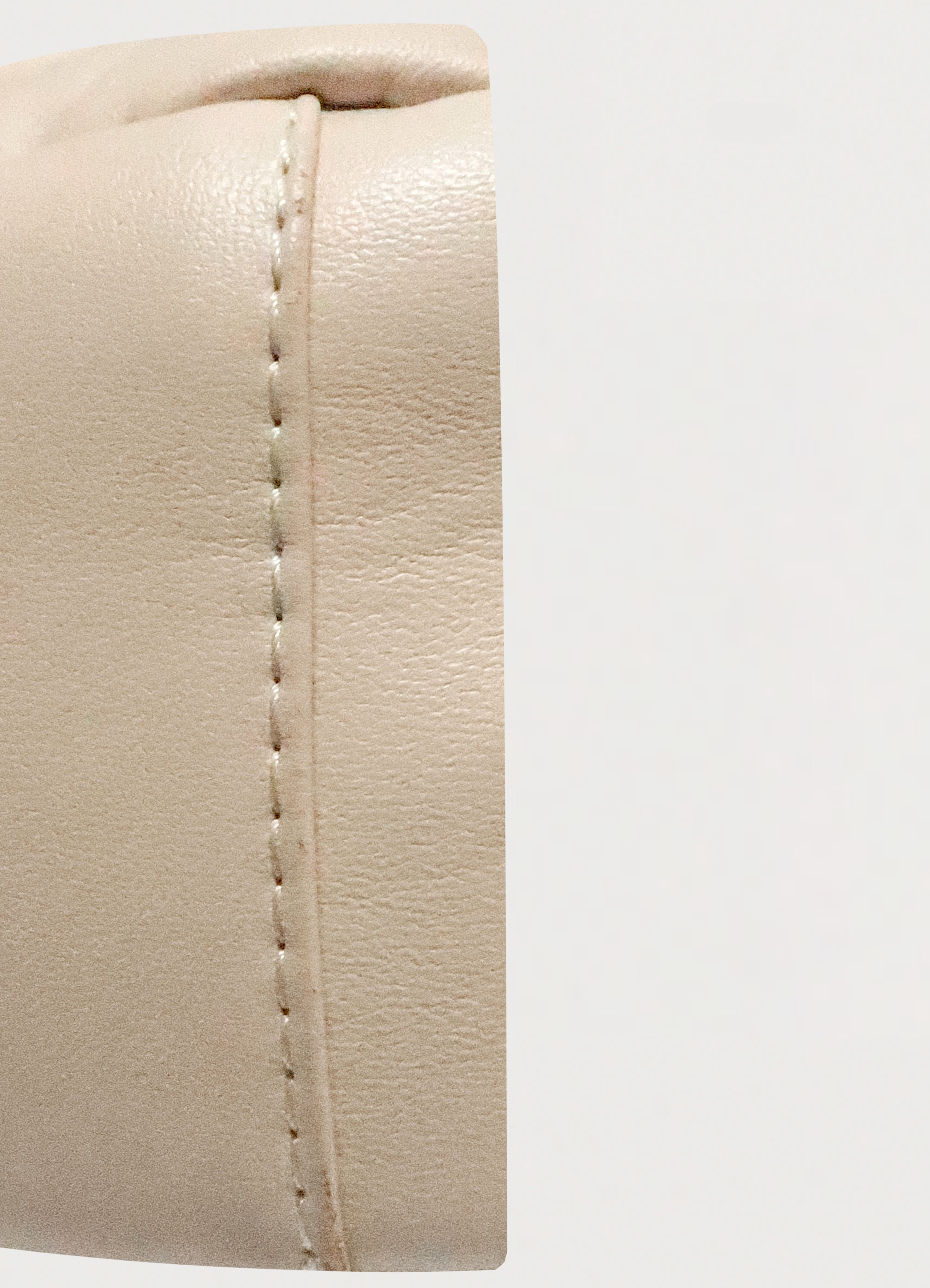 PILLOW TABBY 26" SHOULDER BAG