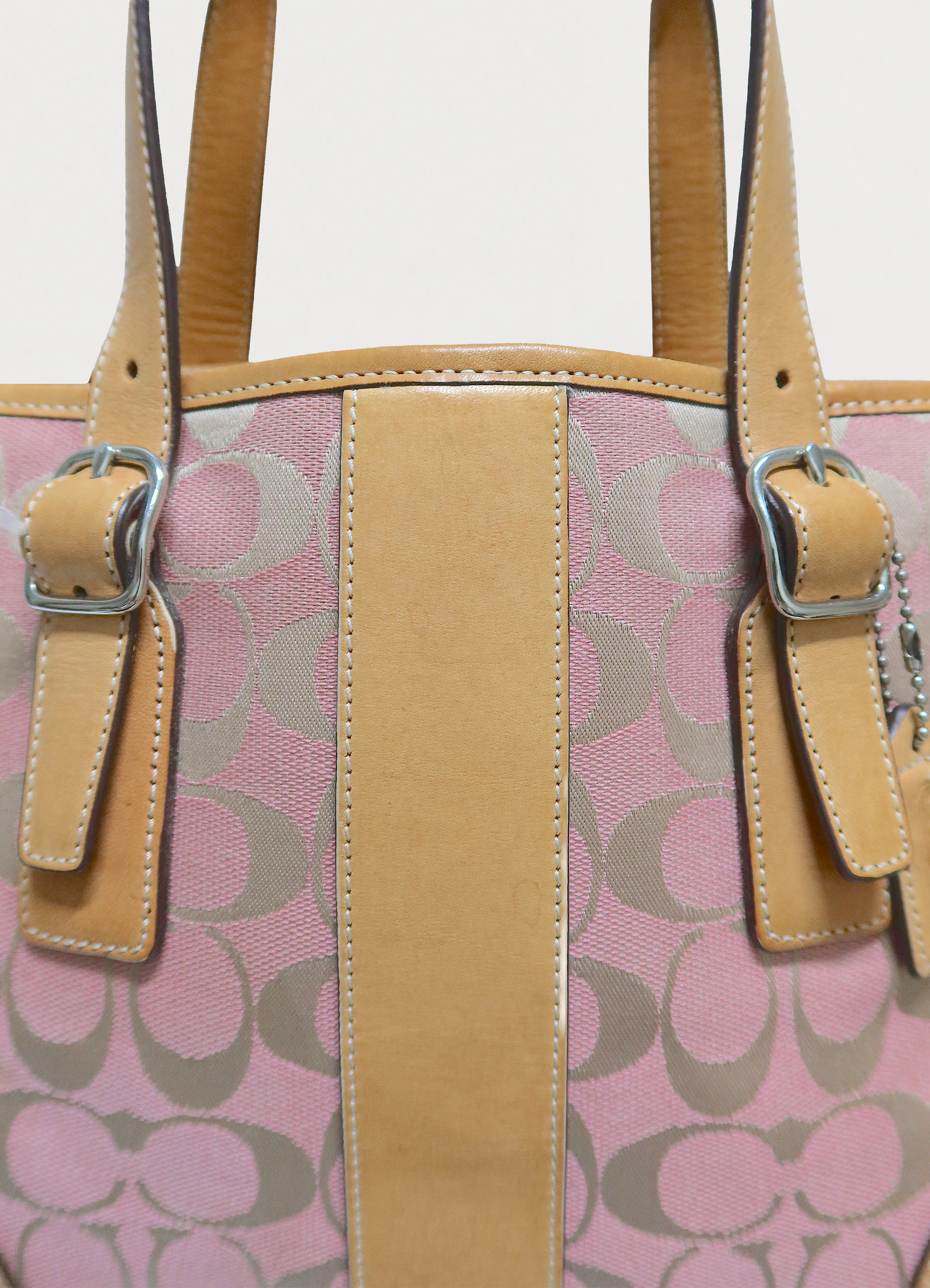 SIGNATURE CANVAS AND LEATHER SHOULDER BAG