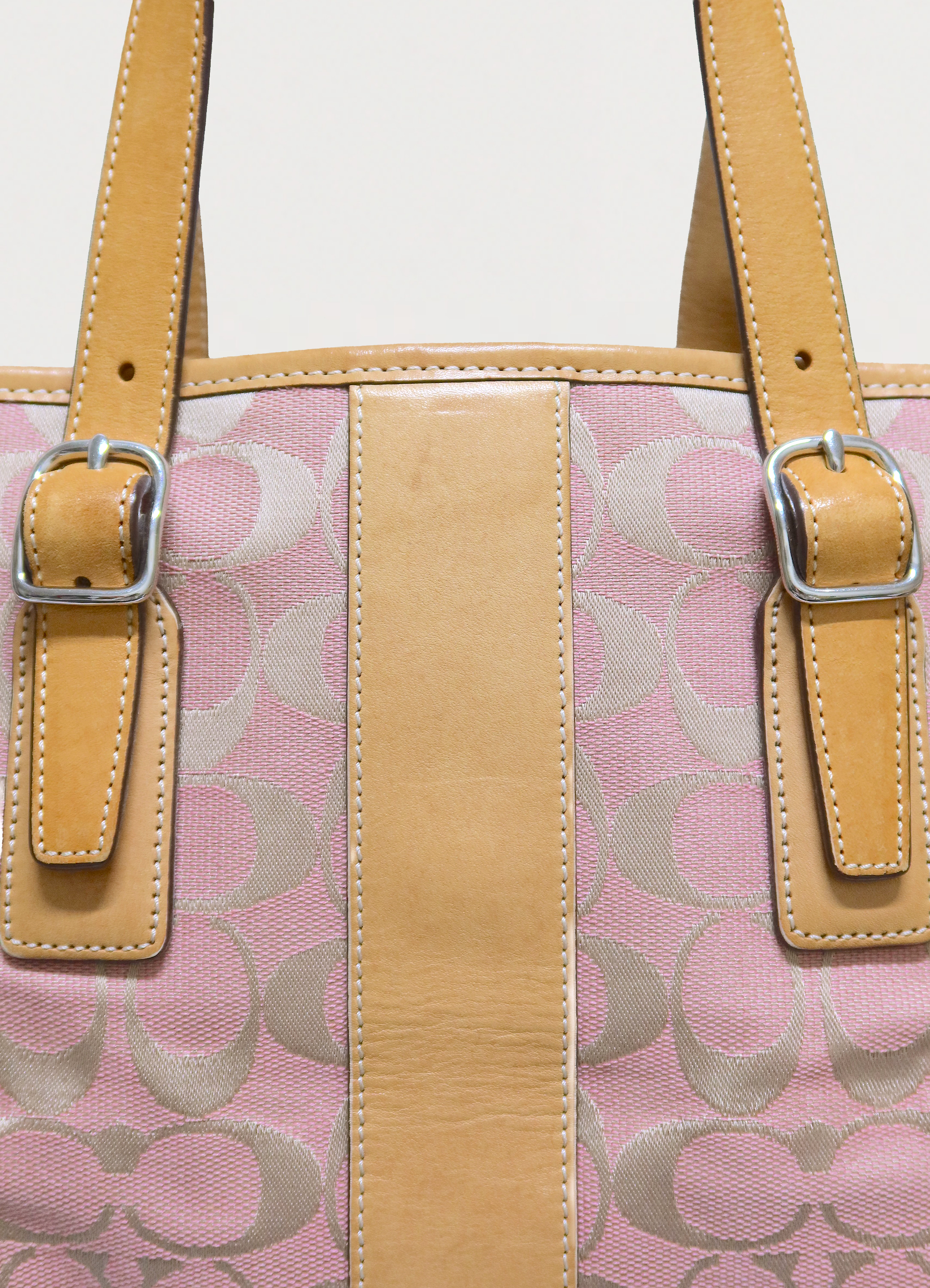 SIGNATURE CANVAS AND LEATHER SHOULDER BAG