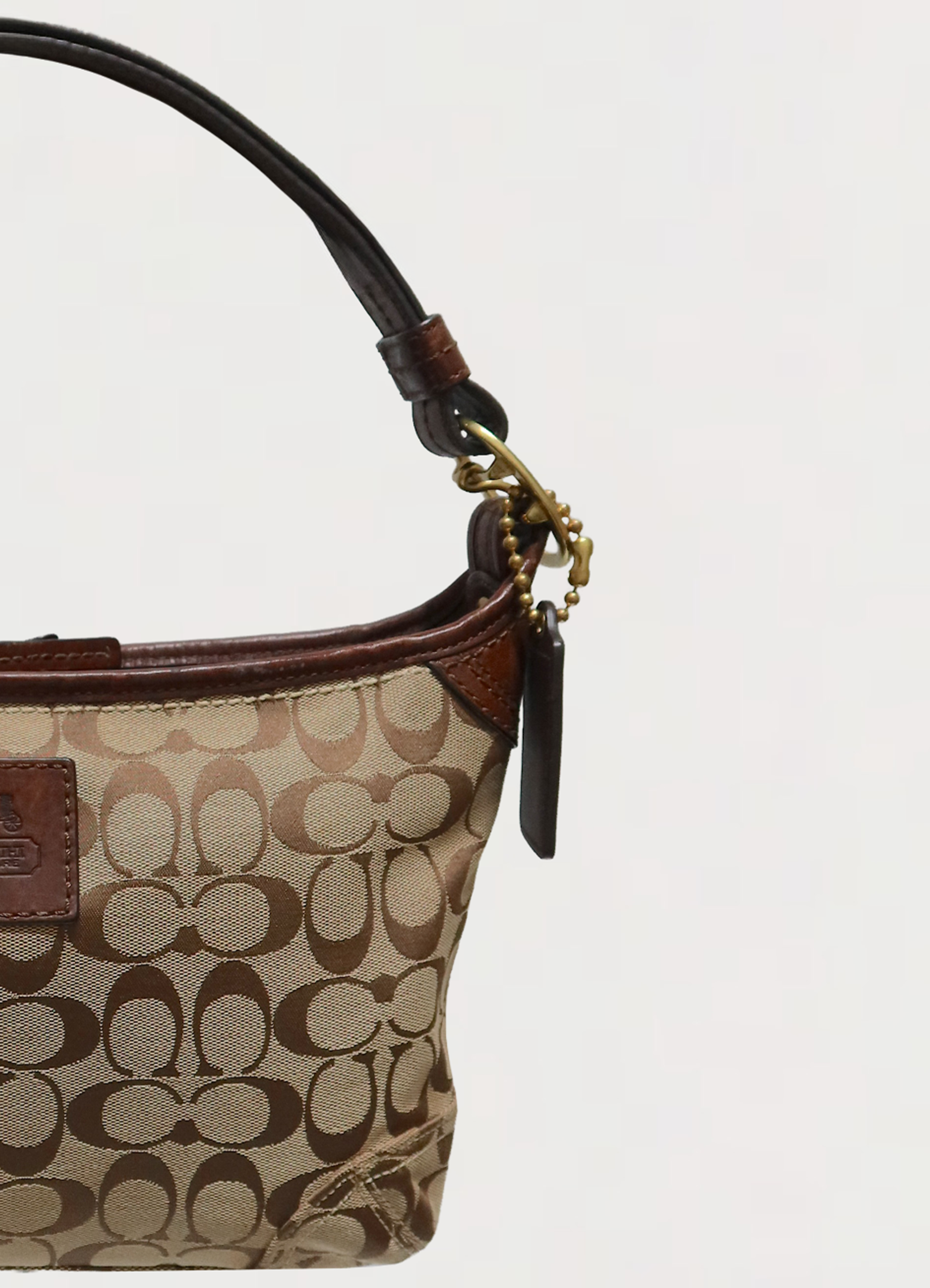 SIGNATURE BLEECKER HOBO SHOULDER BAG