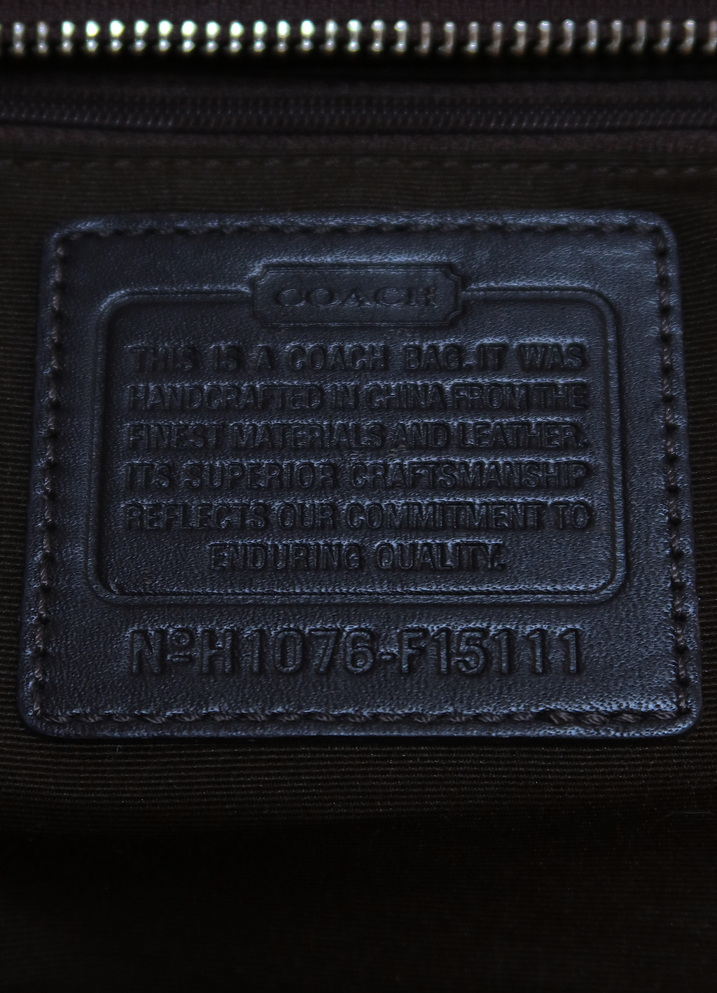 SIGNATURE DEMI STRAP SHOULDER BAG