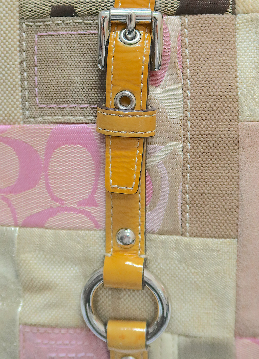 SIGNATURE PATCHWORK TOTE BAG