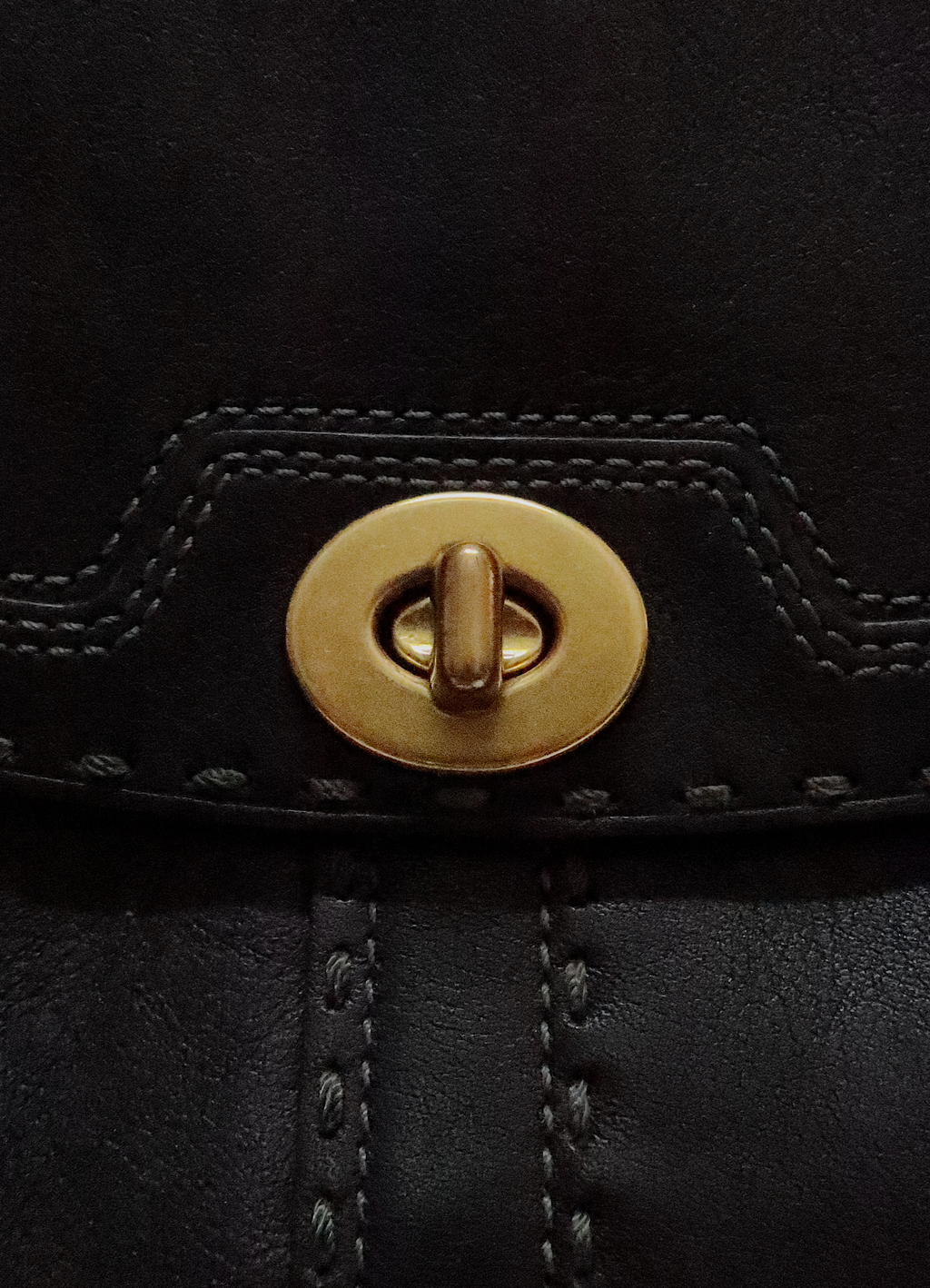 SOHO LEATHER FLAP BAG