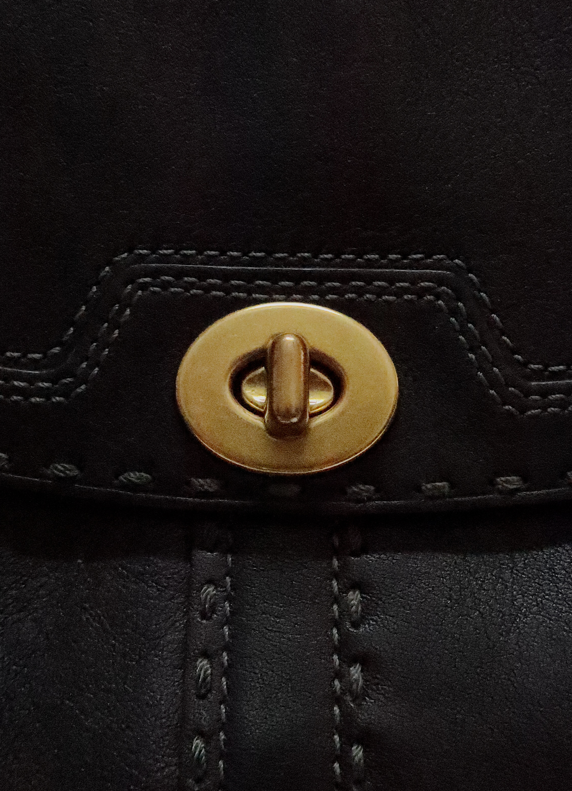 SOHO LEATHER FLAP BAG