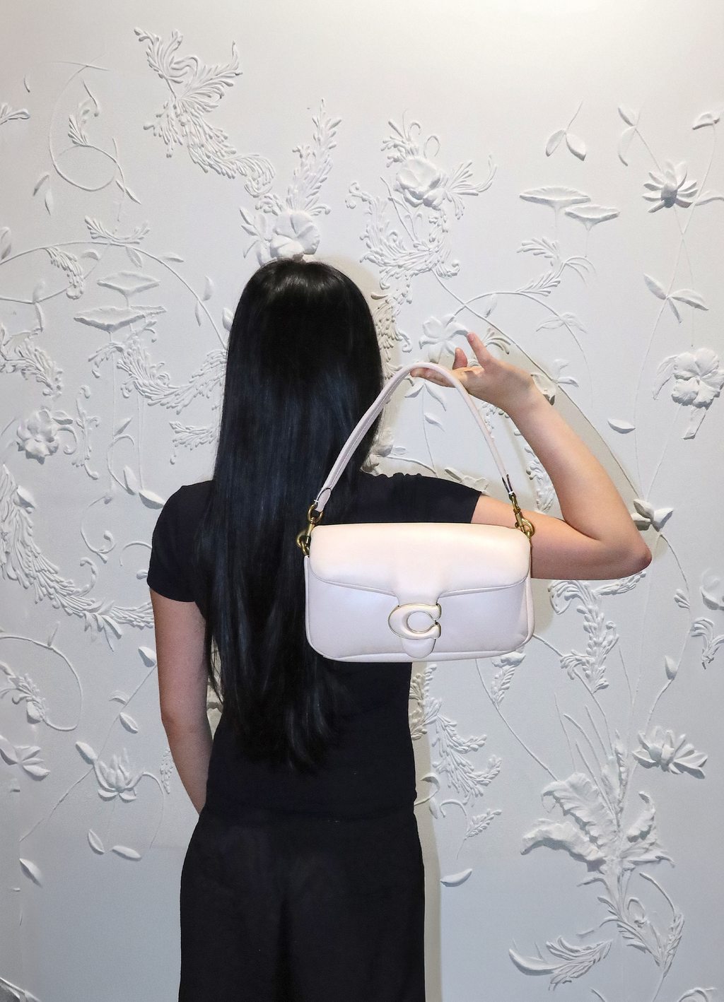 PILLOW TABBY 26" SHOULDER BAG