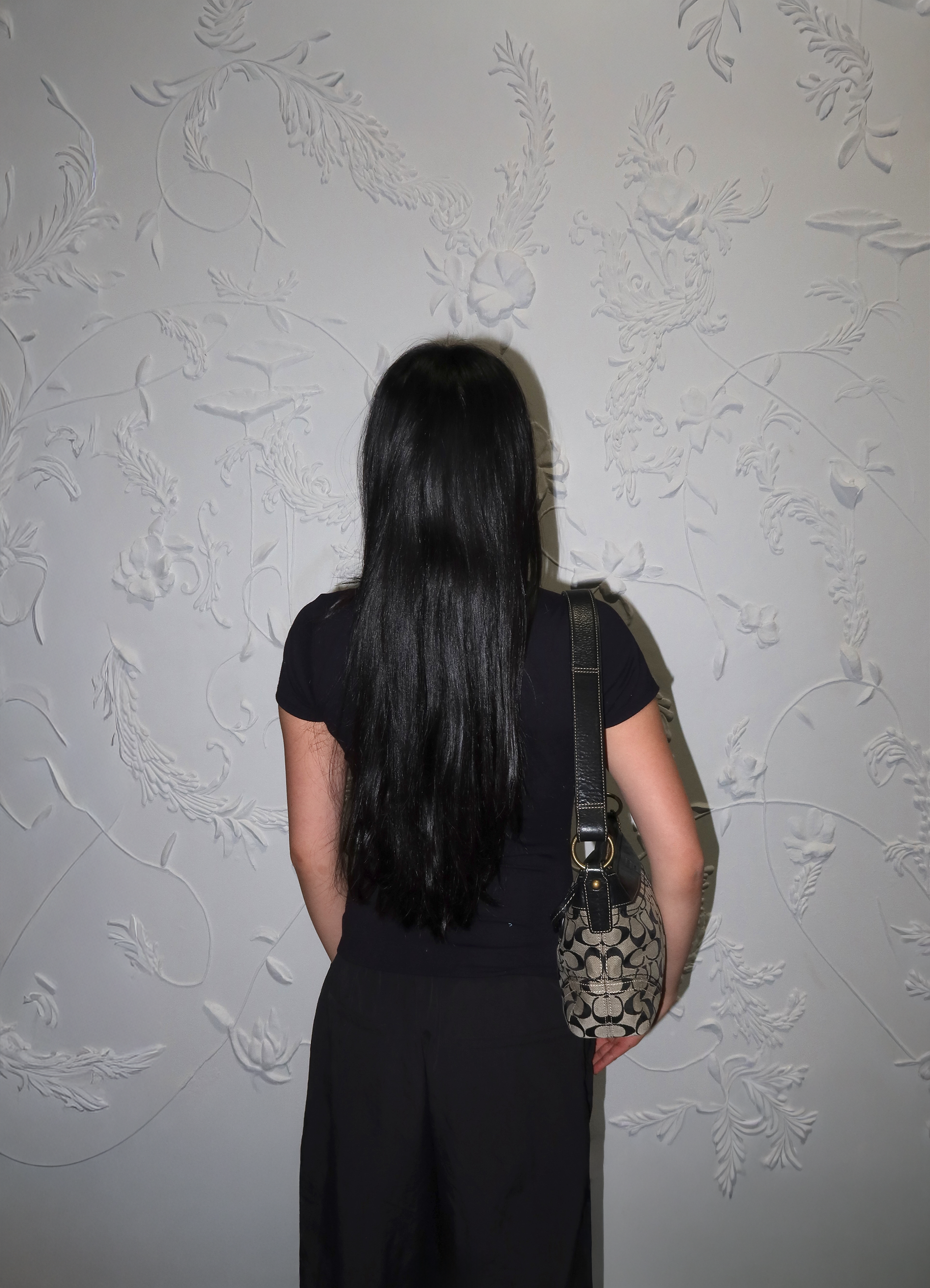 SIGNATURE BLEECKER SHOULDER BAG