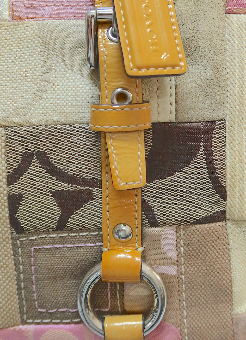 SIGNATURE PATCHWORK TOTE BAG