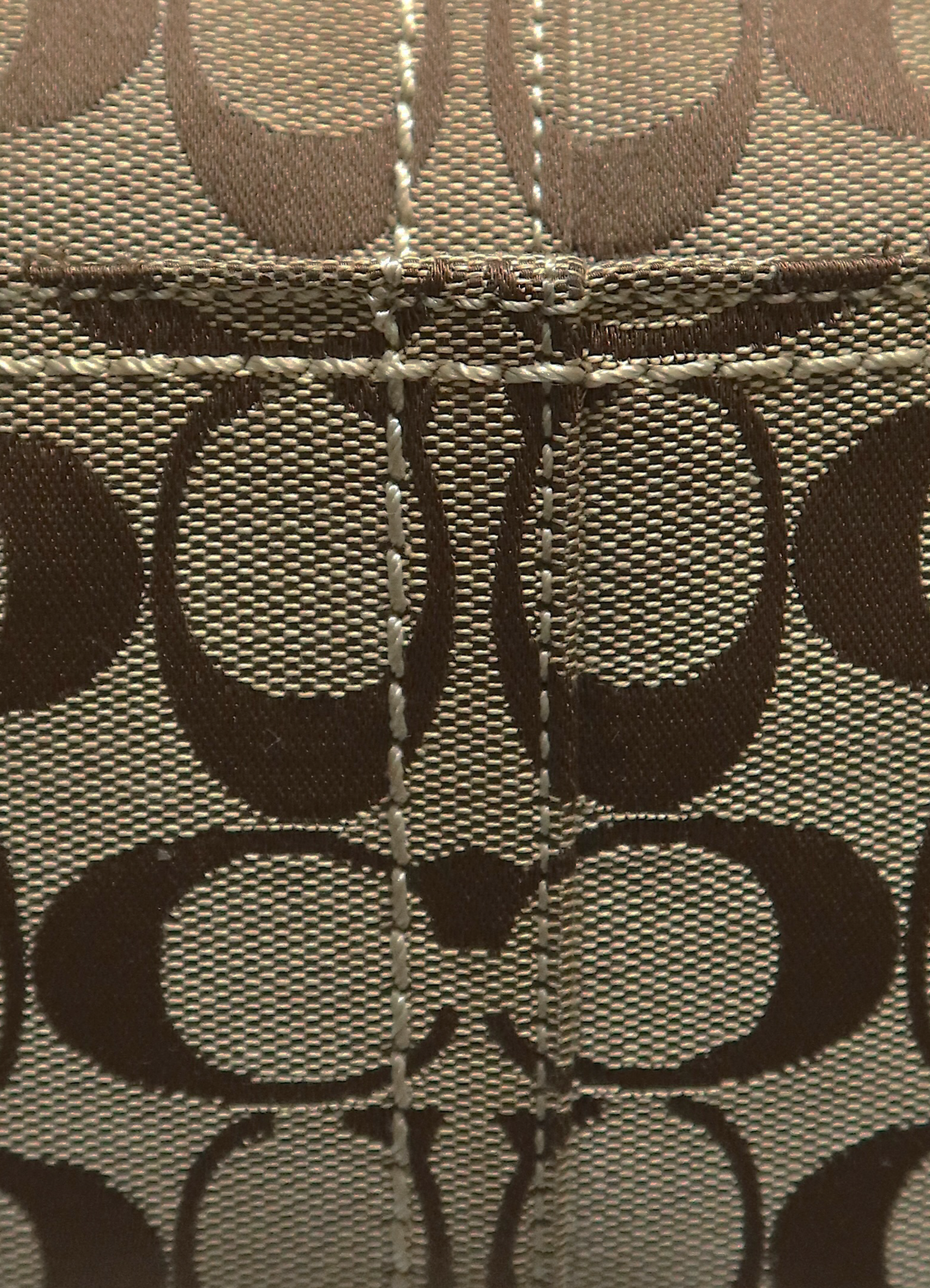 SIGNATURE BLEECKER HOBO SHOULDER BAG