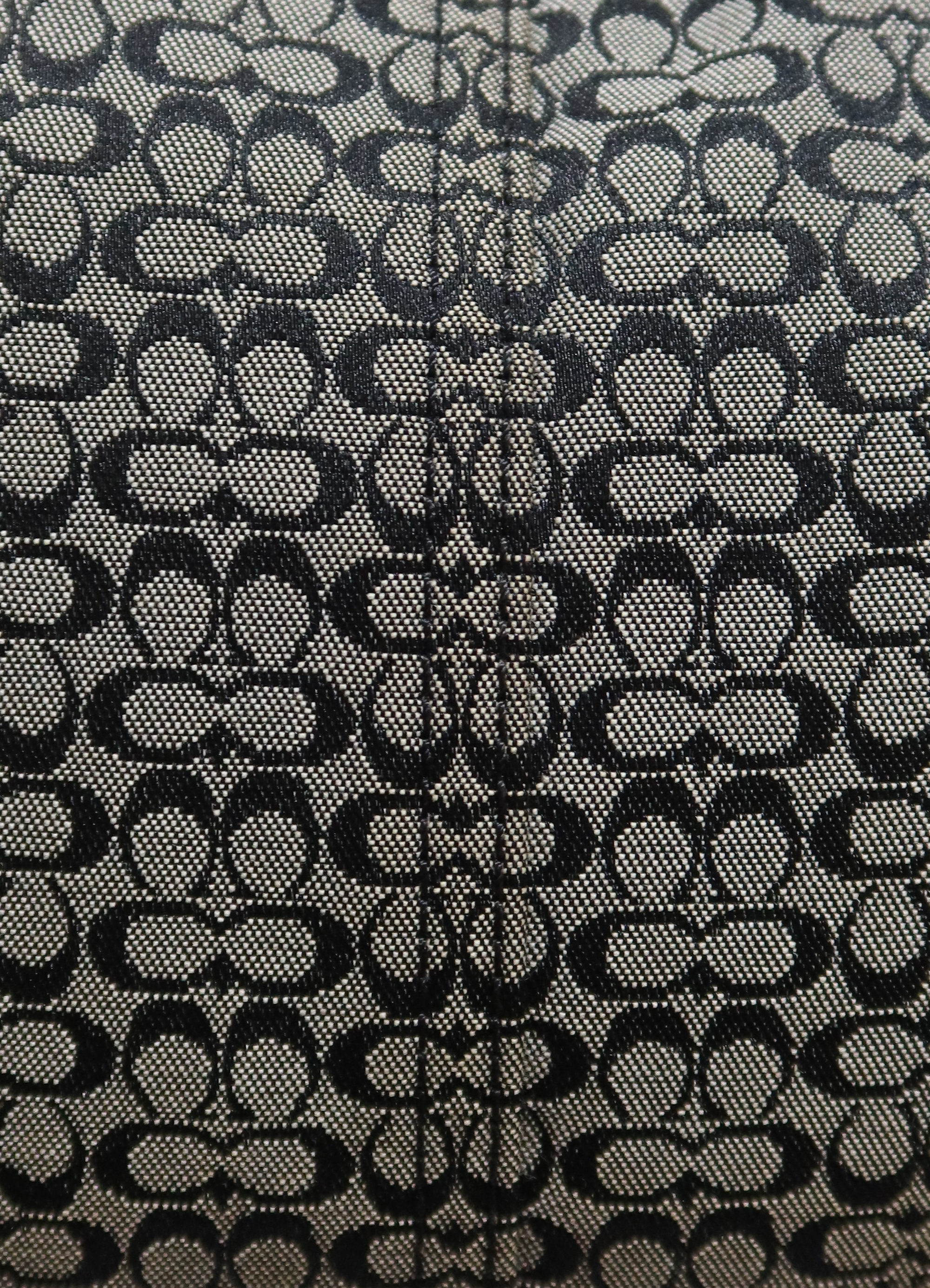 SIGNATURE LARGE SOHO HOBO BAG