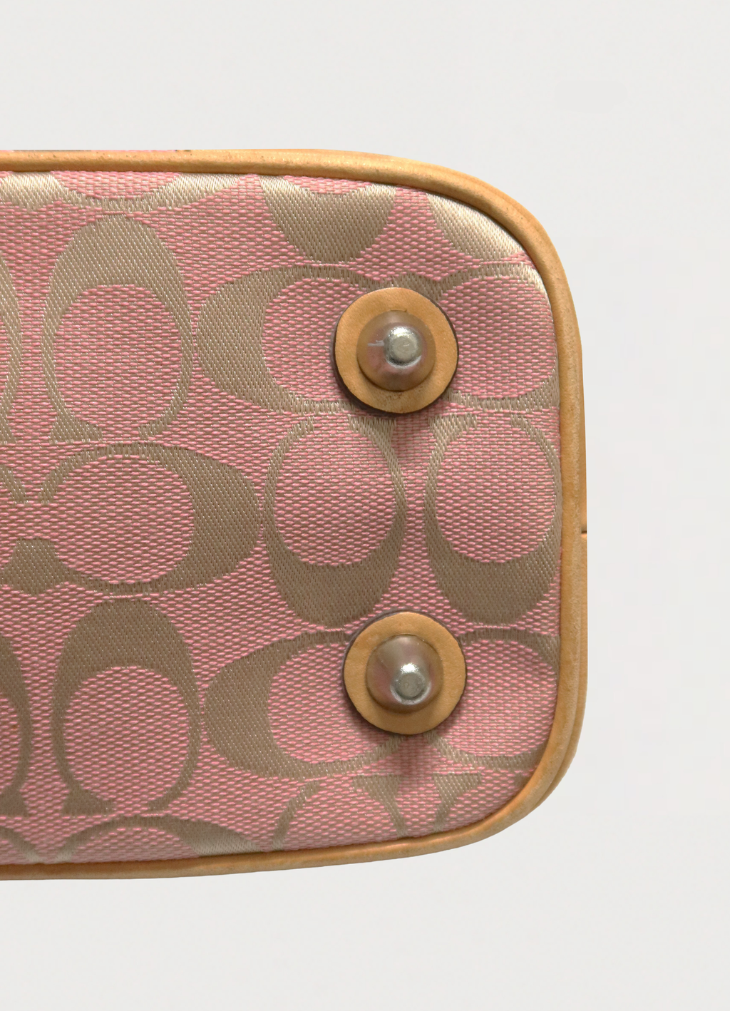 SIGNATURE CANVAS AND LEATHER SHOULDER BAG