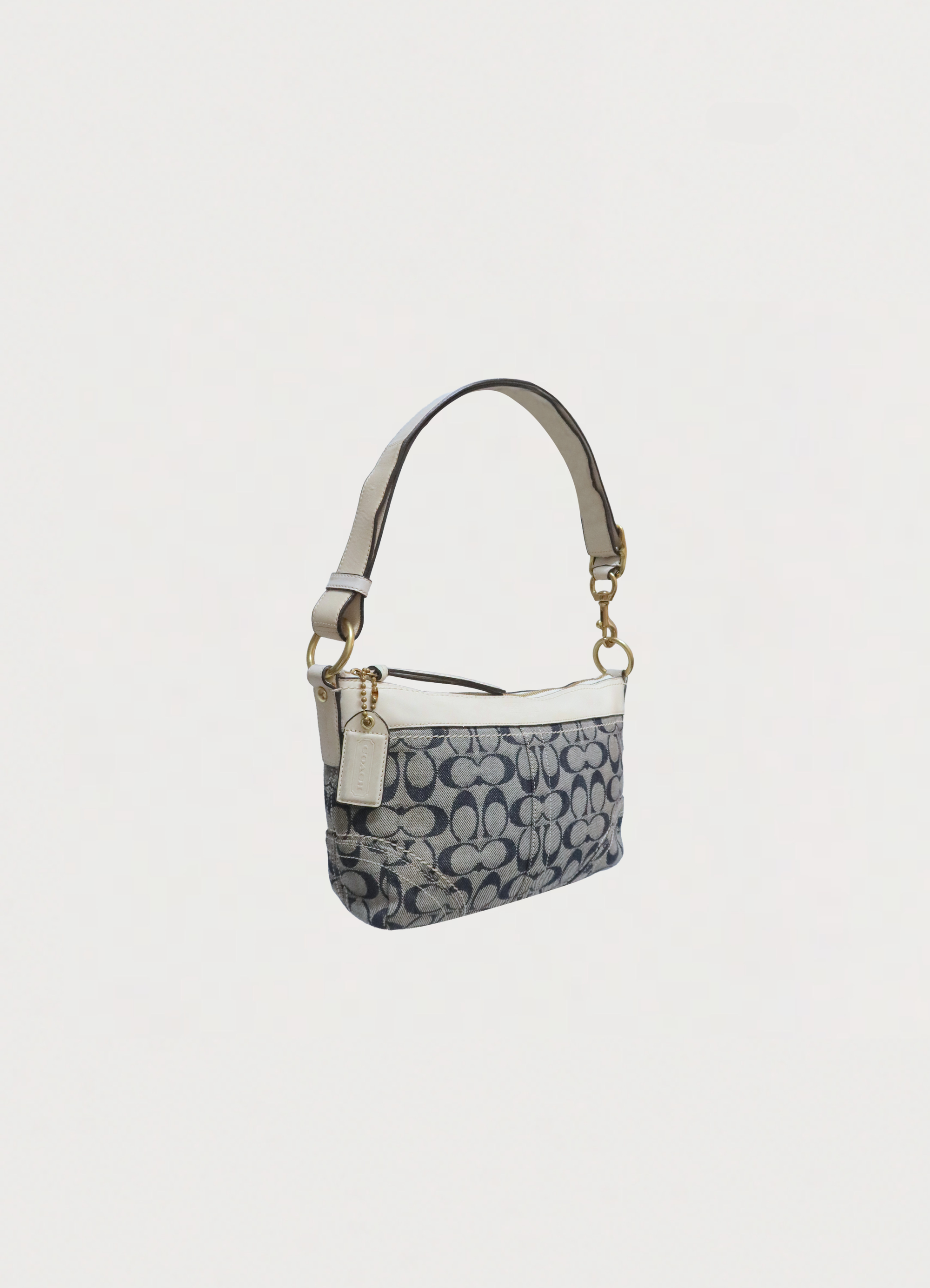 SIGNATURE EAST-WEST CONVERTIBLE SHOULDER BAG