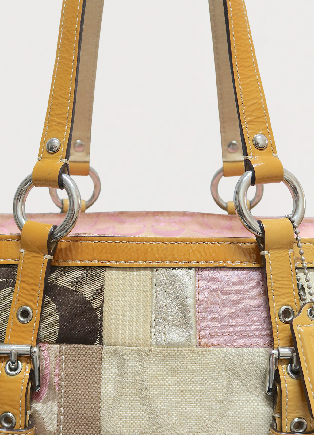 SIGNATURE PATCHWORK TOTE BAG