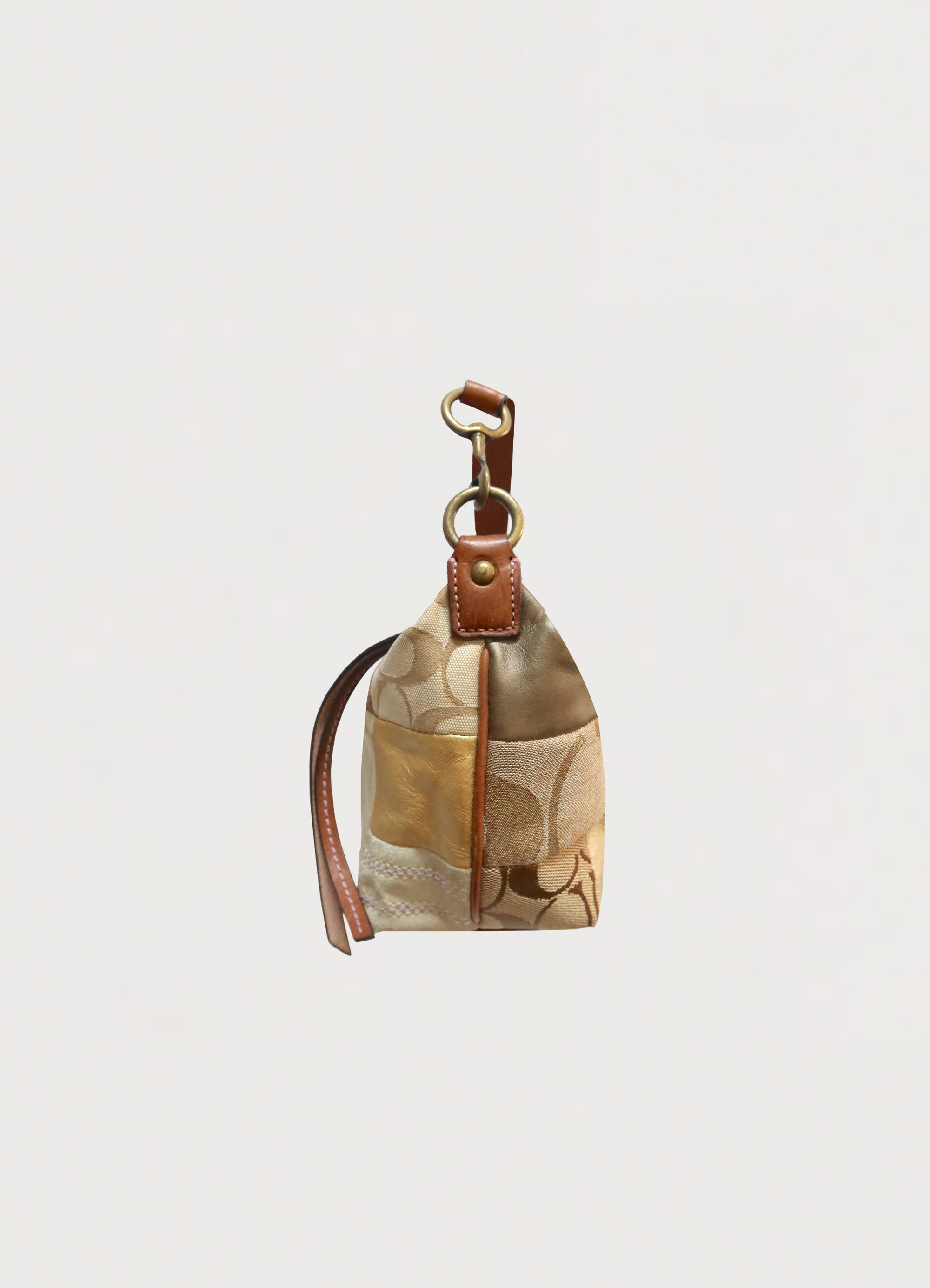 SIGNATURE PATCHWORK POCHETTE BAG