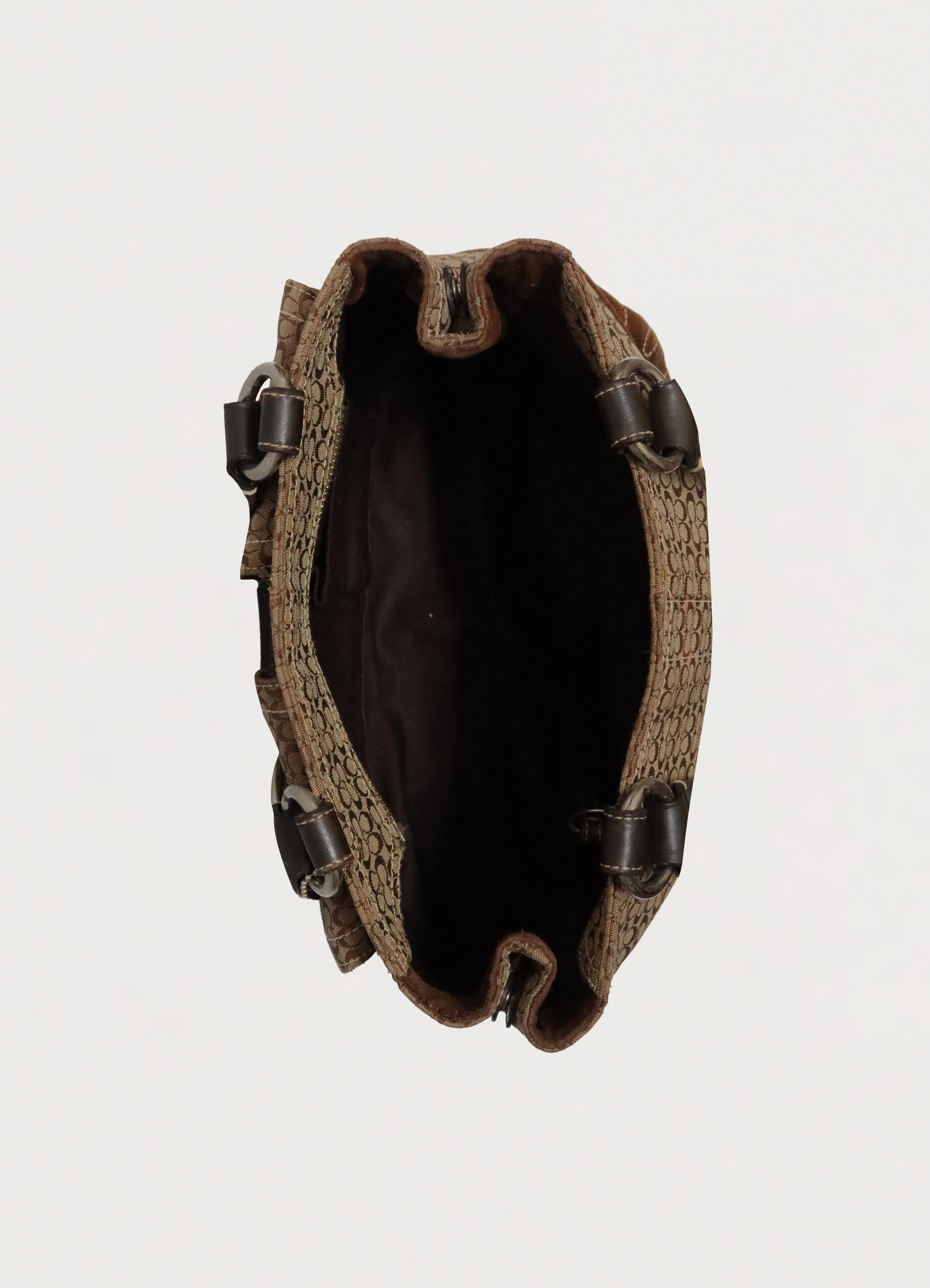 SIGNATURE SOHO BUCKLE HANDBAG