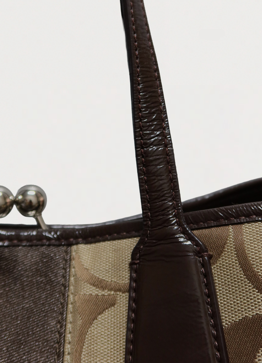 SIGNATURE STRIPE FRAMED KISSLOCK CARRYALL TOTE BAG