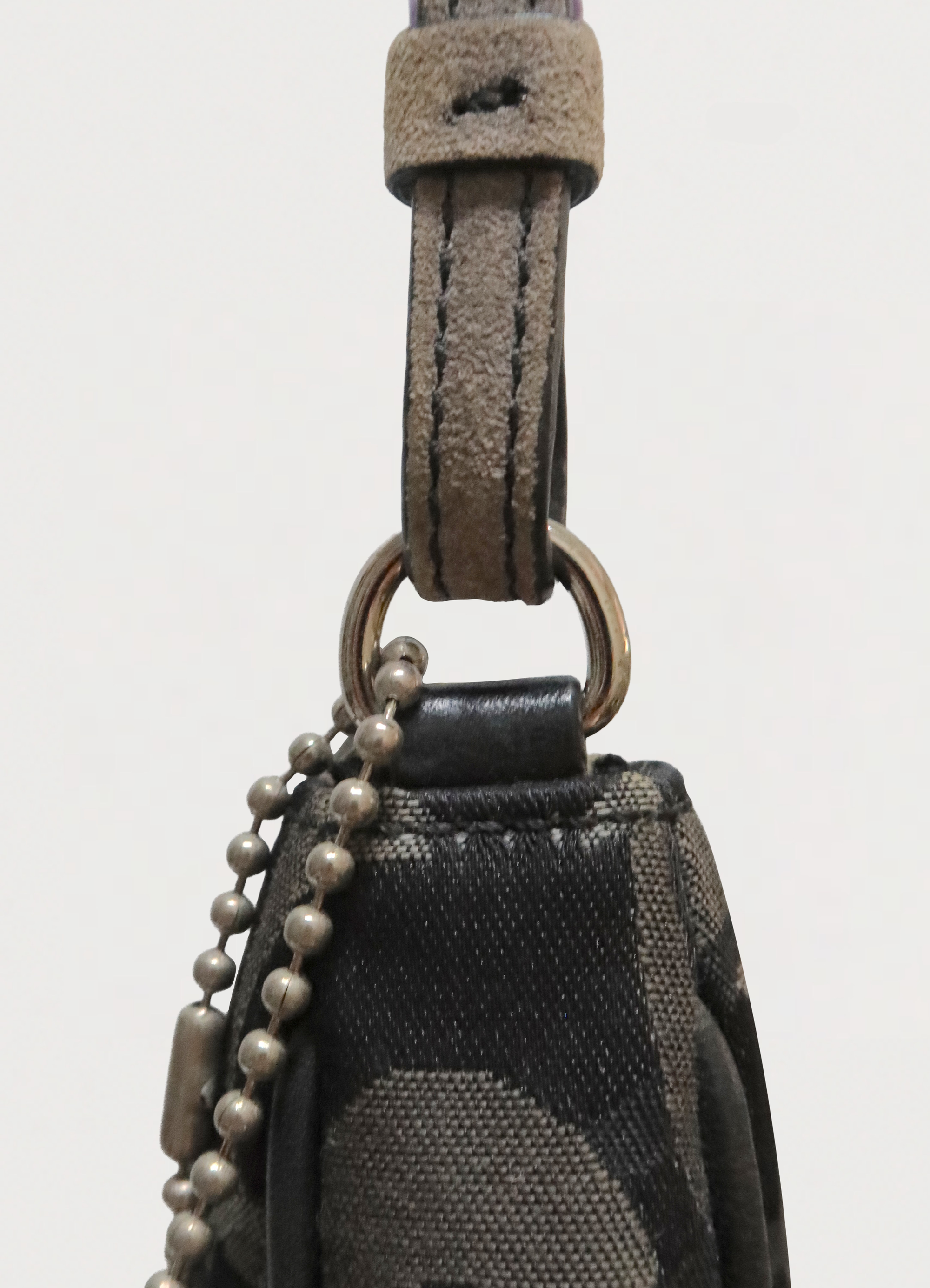 SIGNATURE CHELSEA OPTIC DEMI POCHETTE BAG