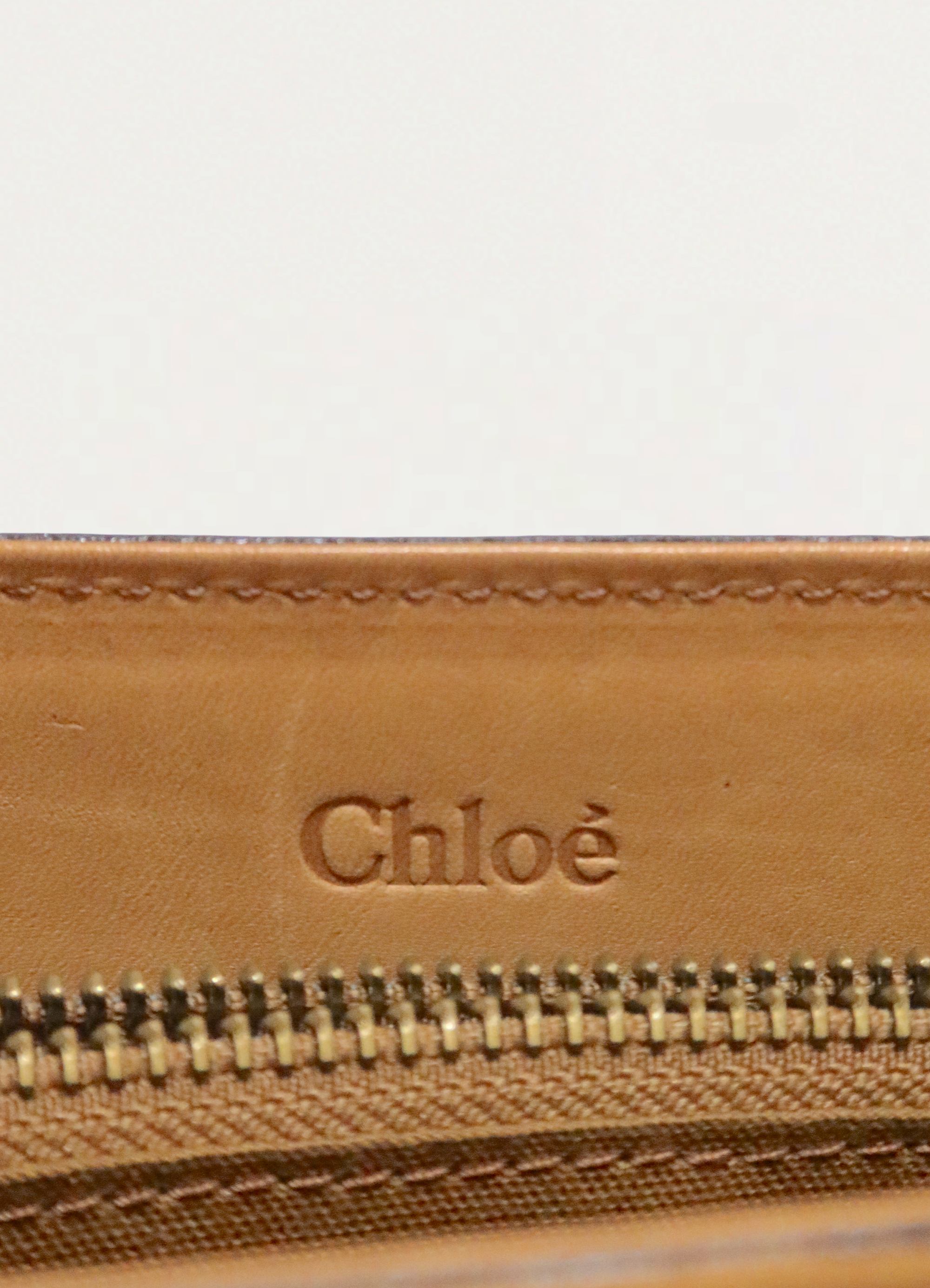 LOGO PLAQUE SHOULDER BAG