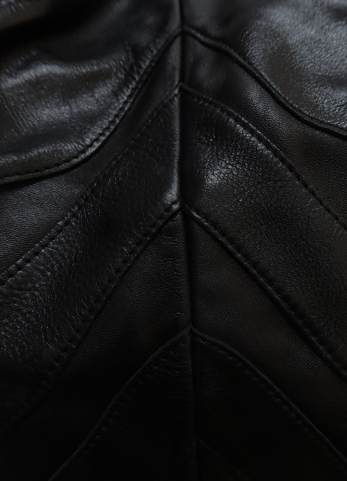 VITELLINO MORDO RUFFLE SHOULDER BAG