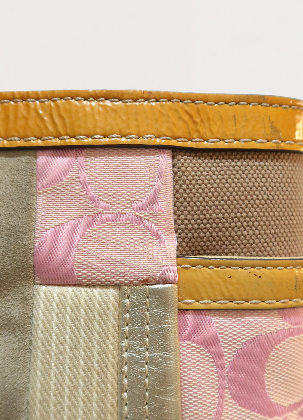 SIGNATURE PATCHWORK TOTE BAG