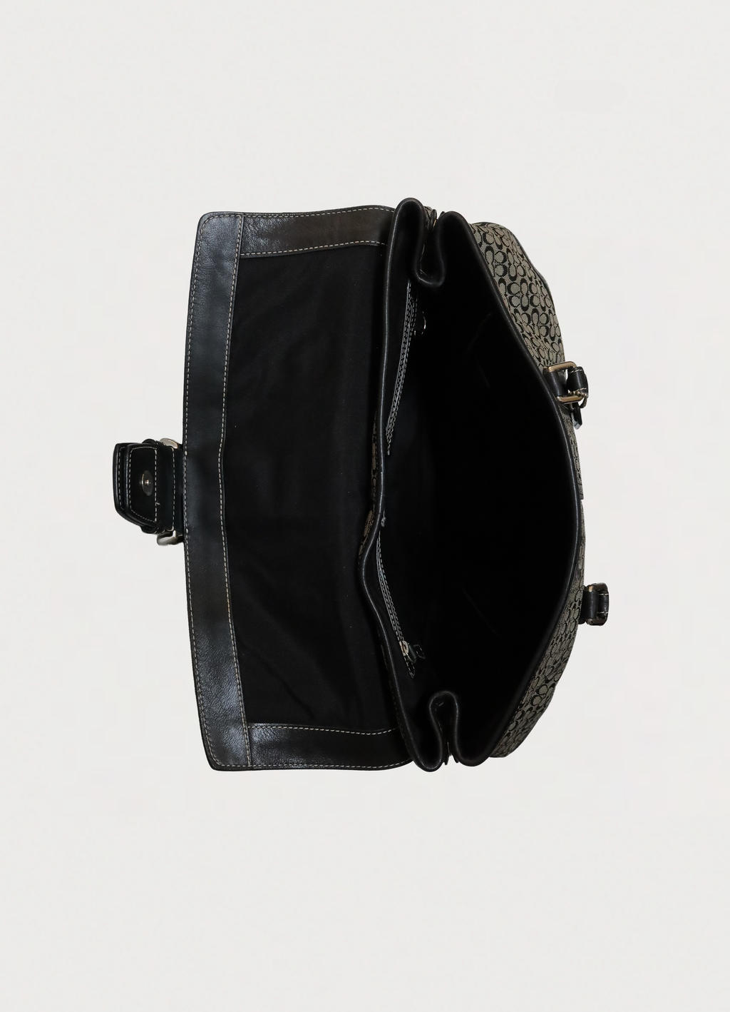 SIGNATURE SOHO FLAP SHOULDER BAG