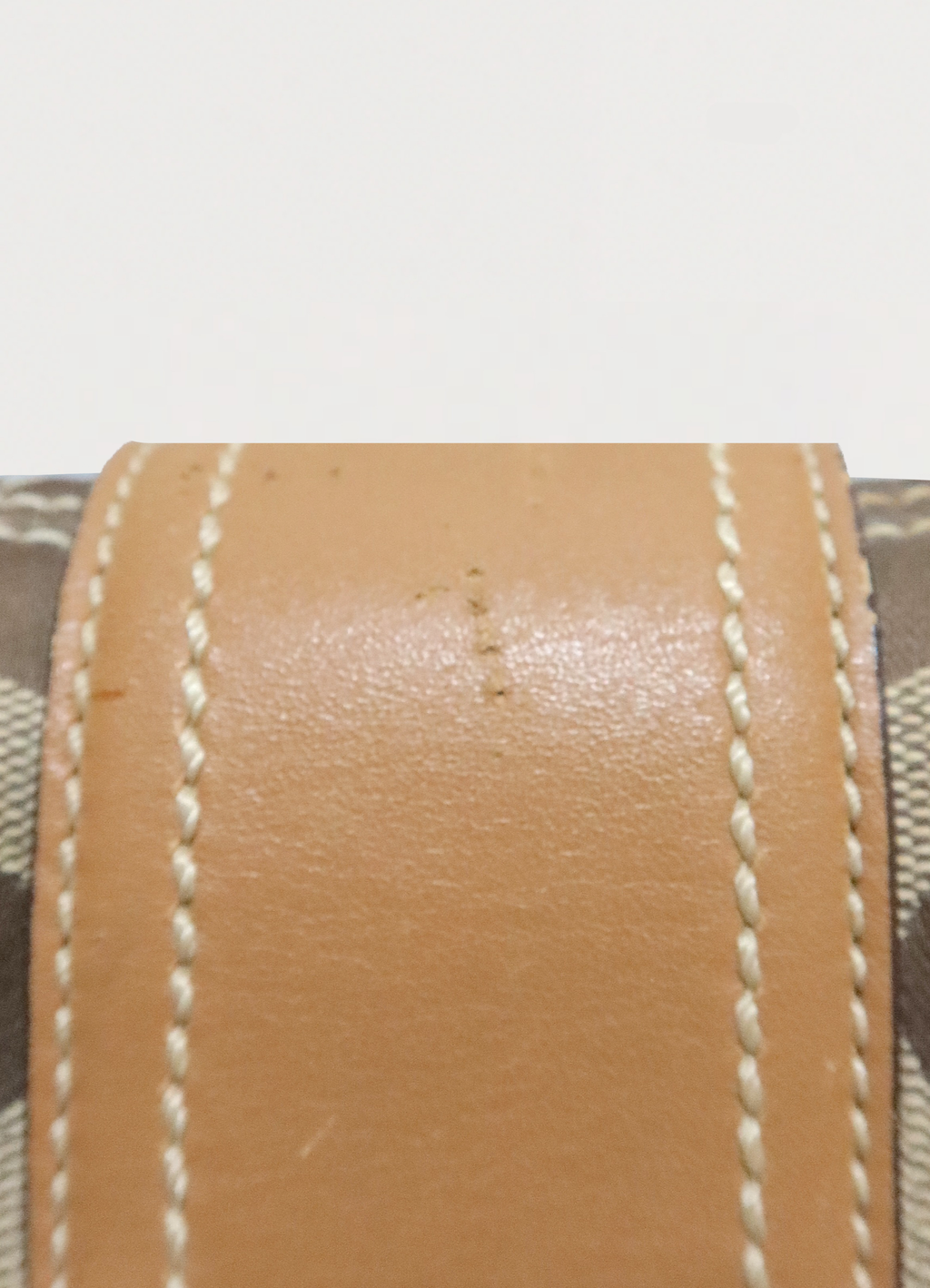 SIGNATURE SOHO BUCKLE FLAP SHOULDER BAG