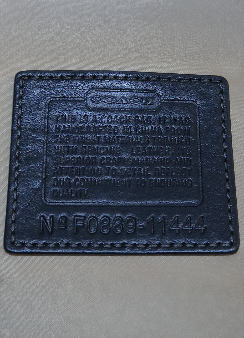 SIGNATURE BLEEKER SHOULDER BAG