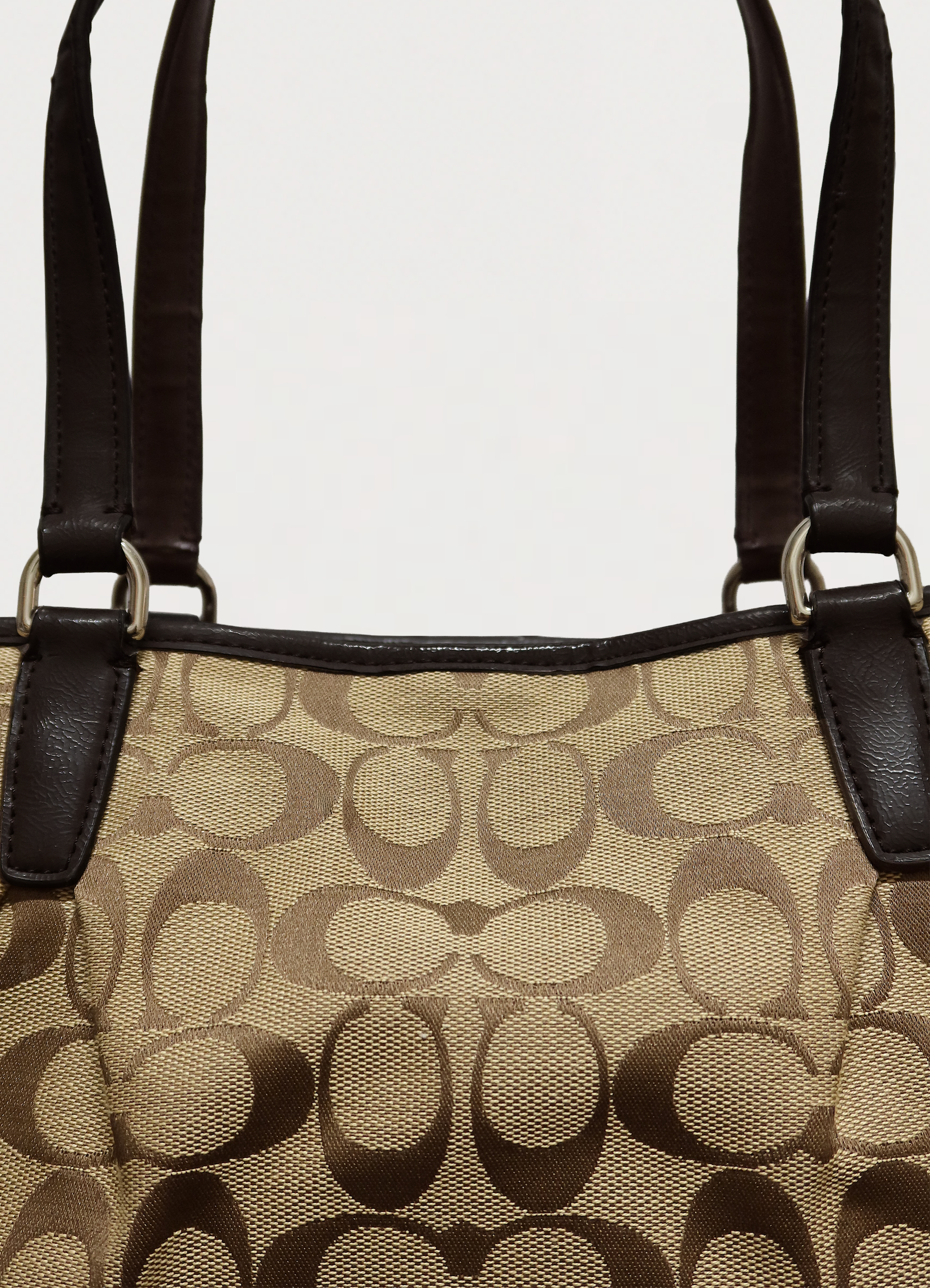 SIGNATURE STRIPE DRAWSTRING CARRYALL SHOULDER BAG