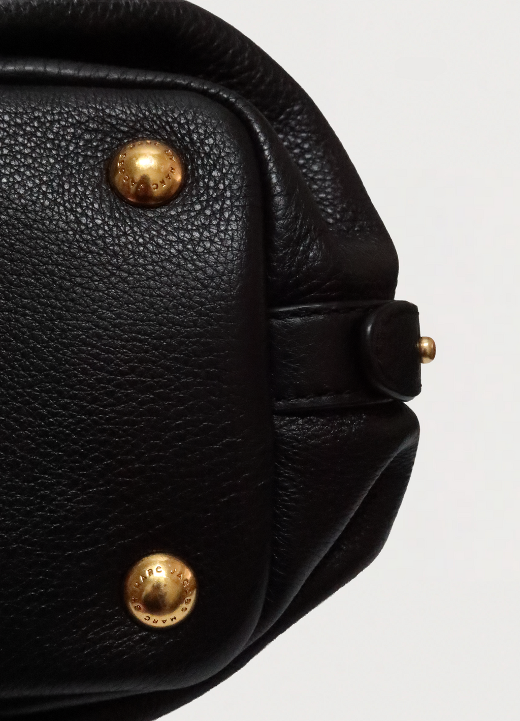 Q LEGEND CONVERTIBLE SATCHEL BAG