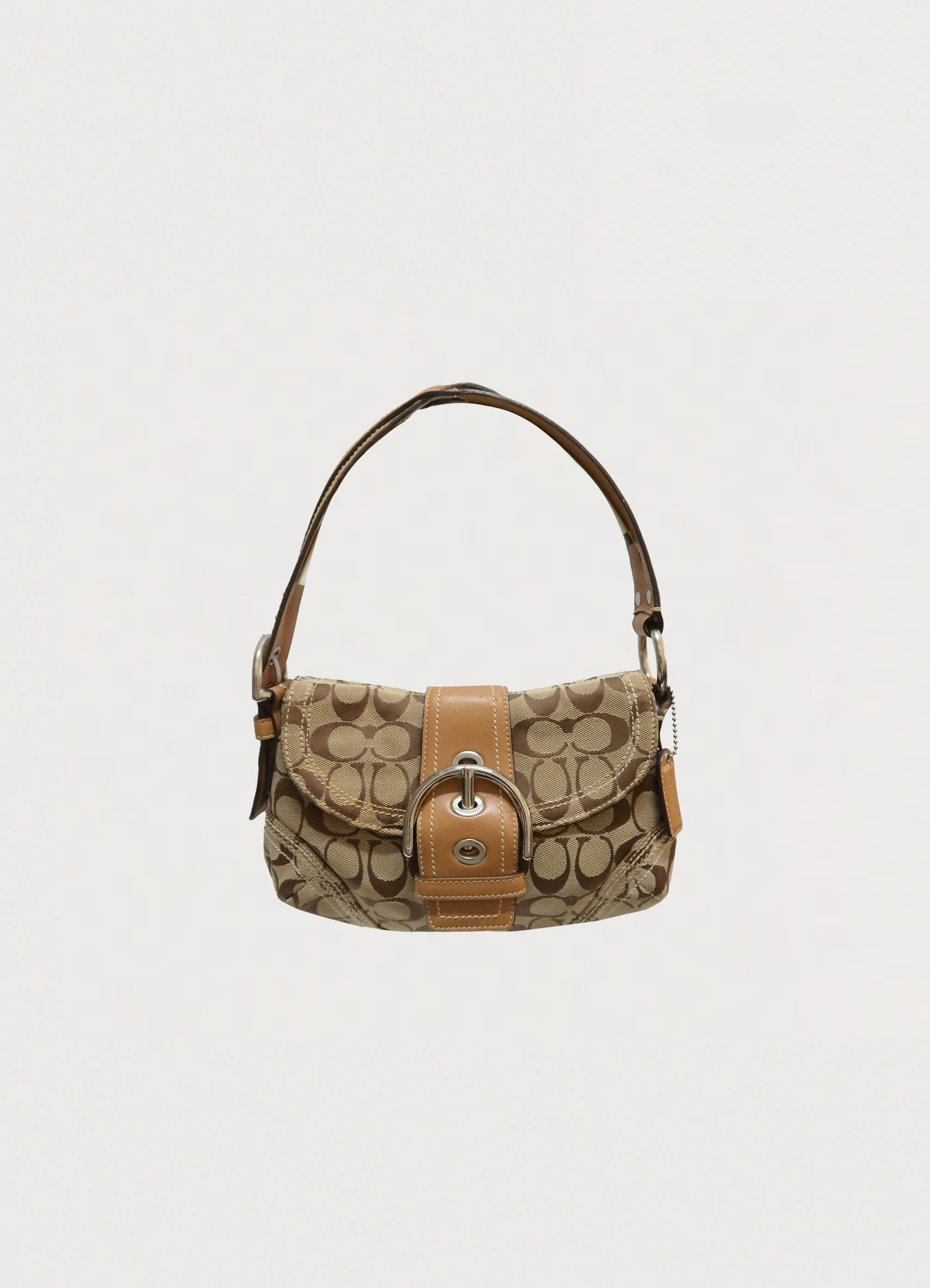 SIGNATURE SOHO BUCKLE FLAP SHOULDER BAG