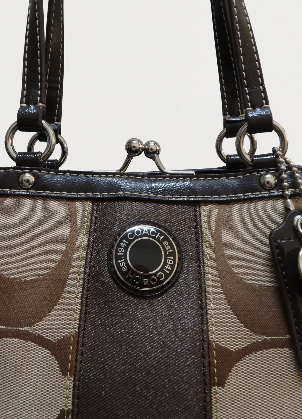 SIGNATURE STRIPE KISSLOCK SMALL HANDBAG