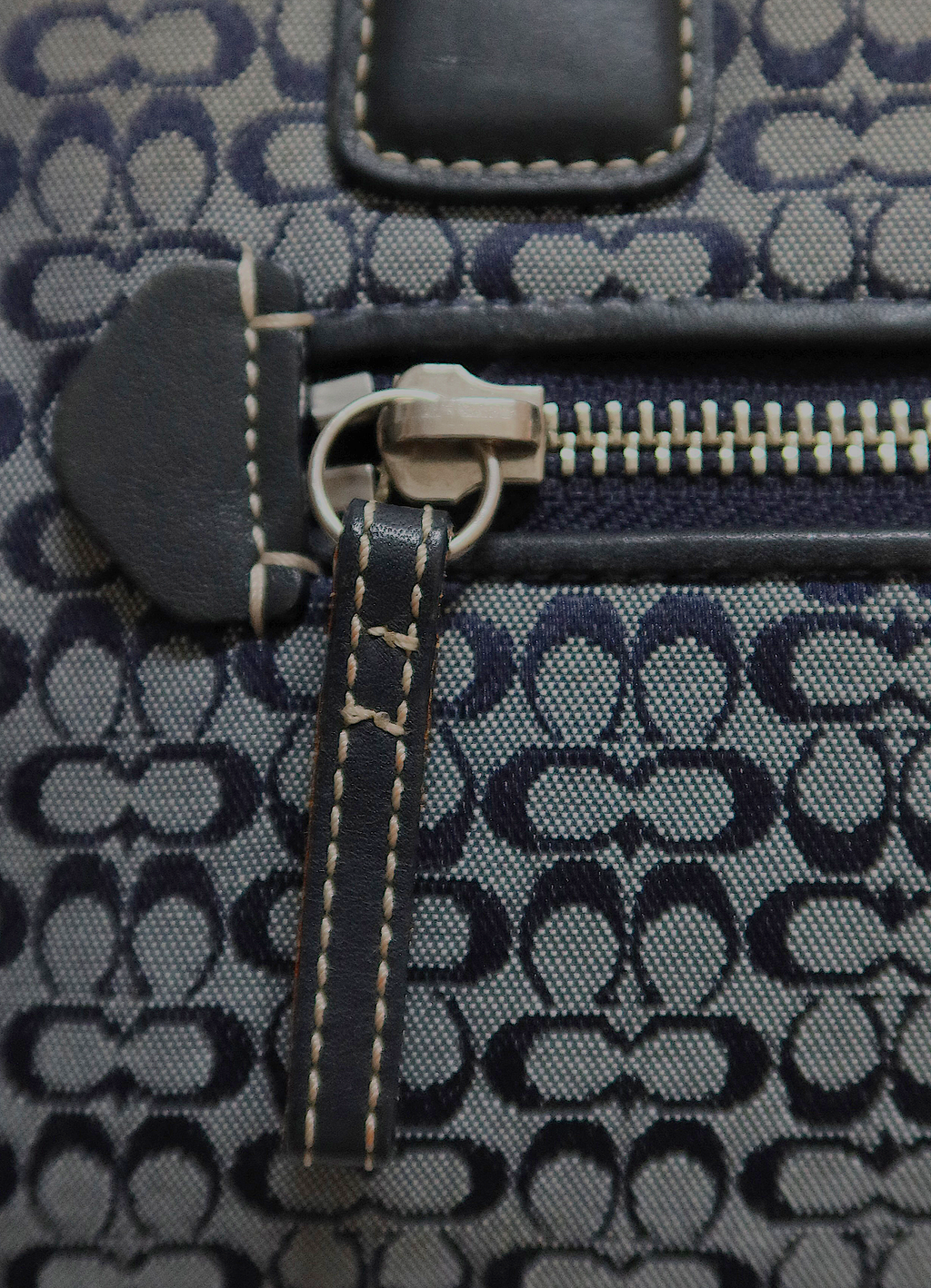 SIGNATURE JACQUARD HOBO SHOULDER BAG