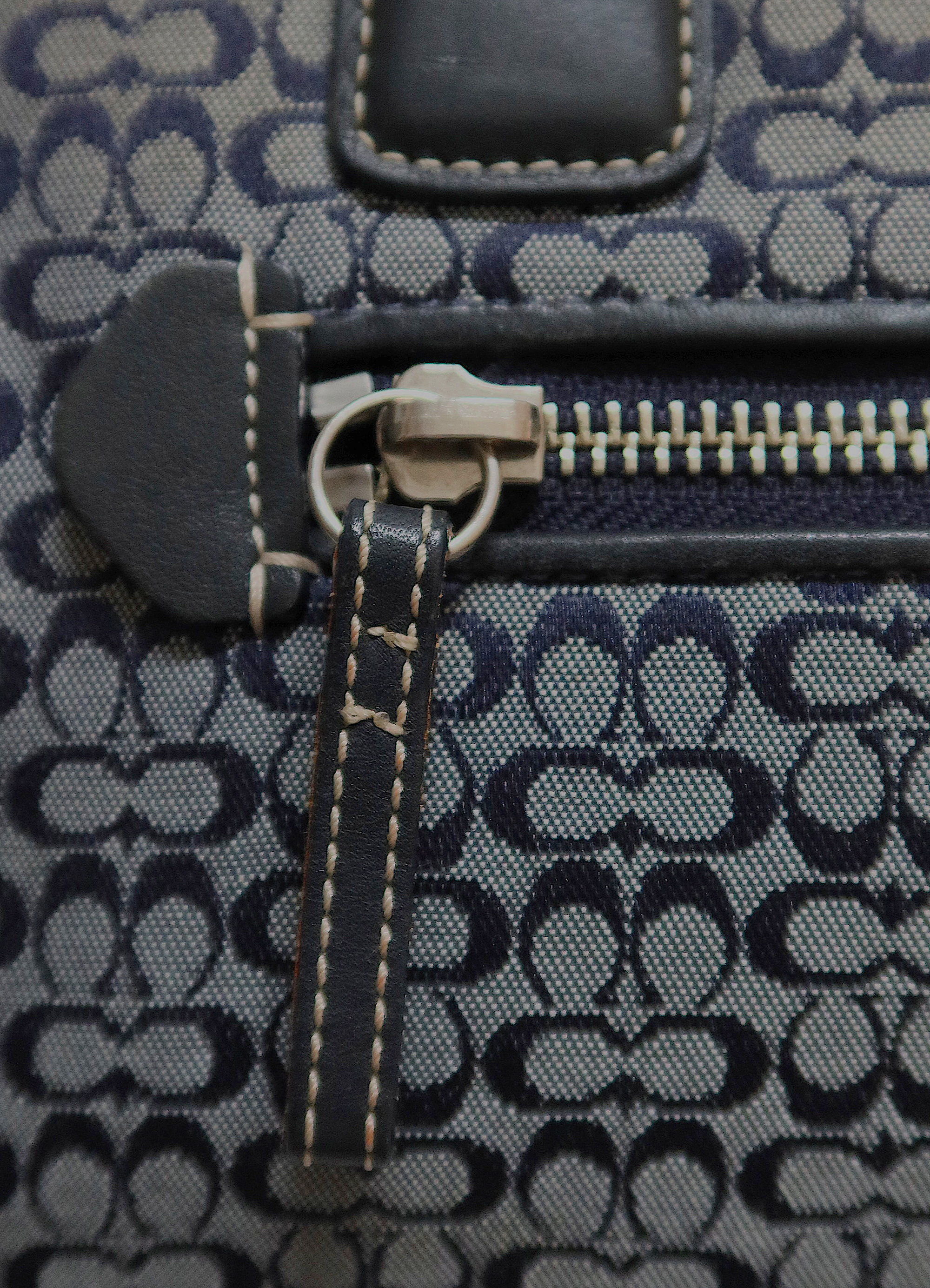 SIGNATURE JACQUARD HOBO SHOULDER BAG