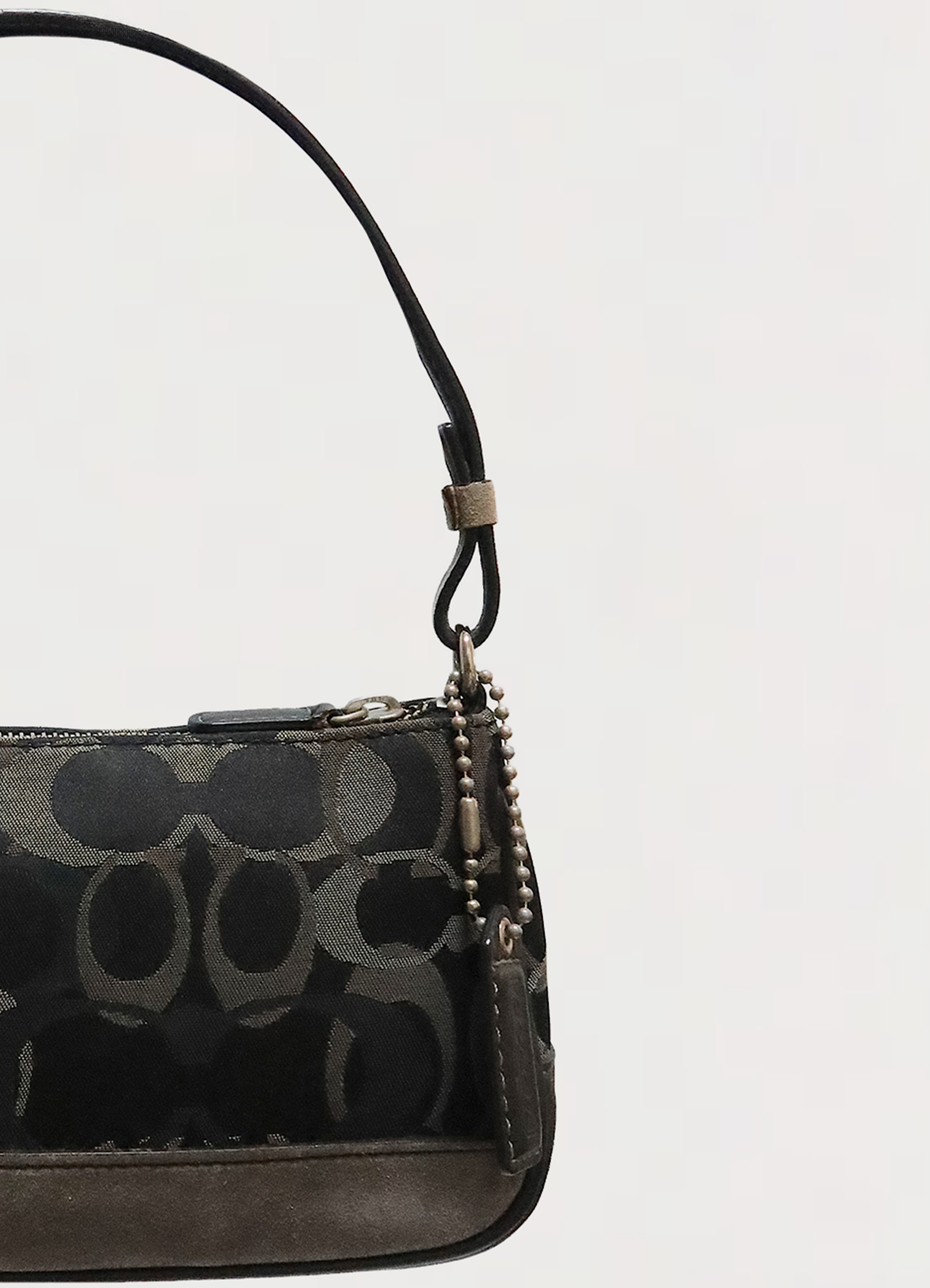 SIGNATURE CHELSEA OPTIC DEMI POCHETTE BAG