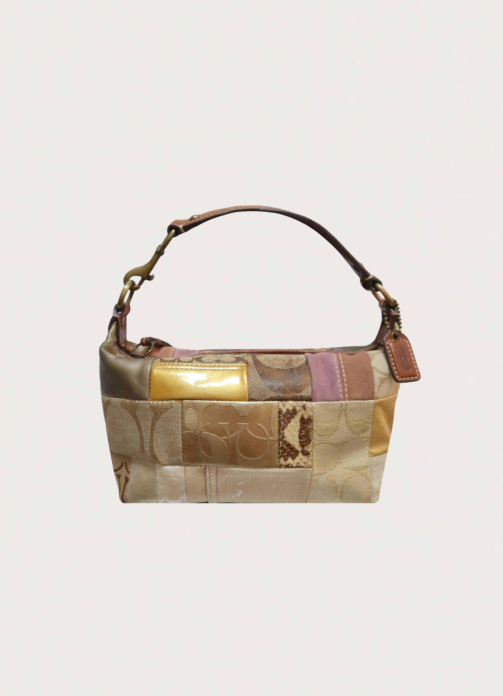 SIGNATURE PATCHWORK POCHETTE BAG