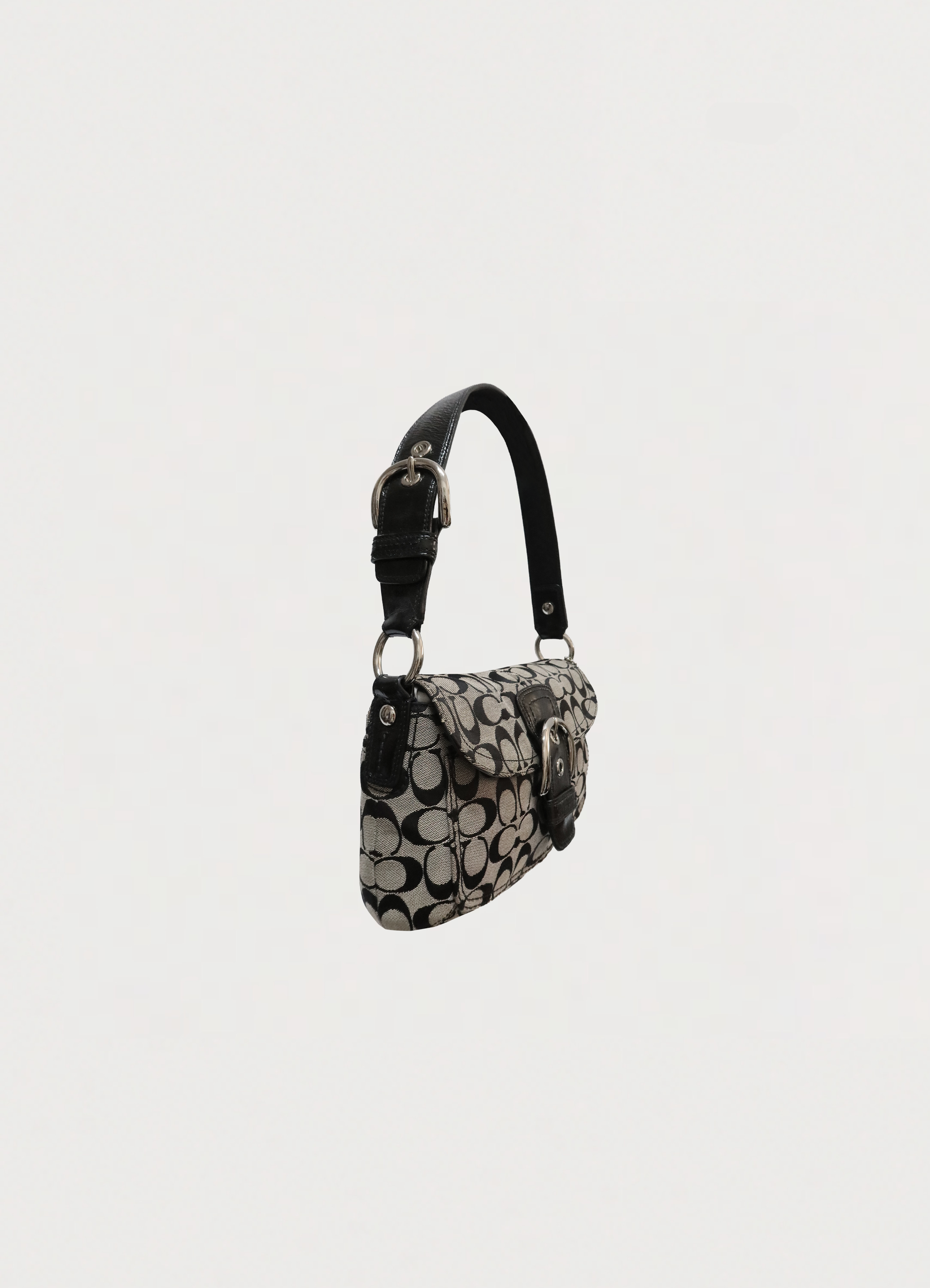 SOHO FLAP SIGNATURE SHOULDER BAG