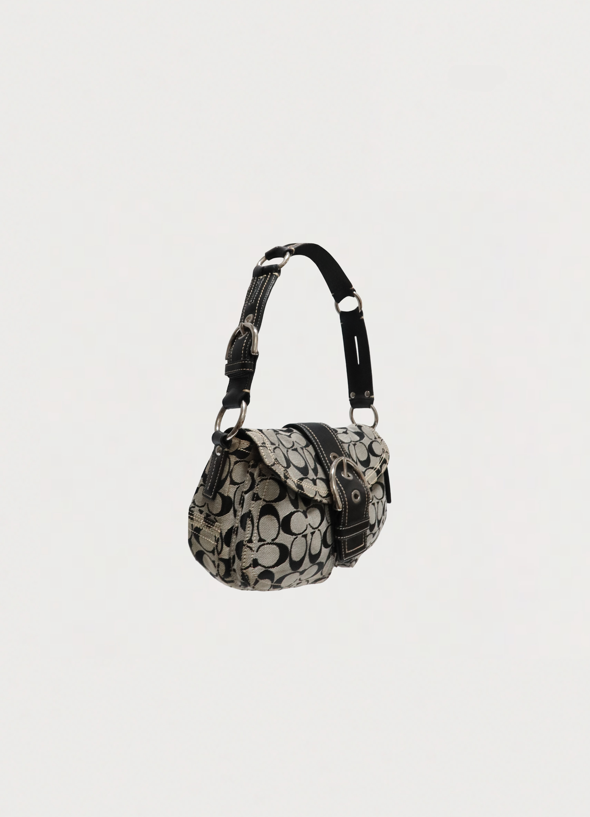 SIGNATURE SOHO POCKET SHOULDER BAG
