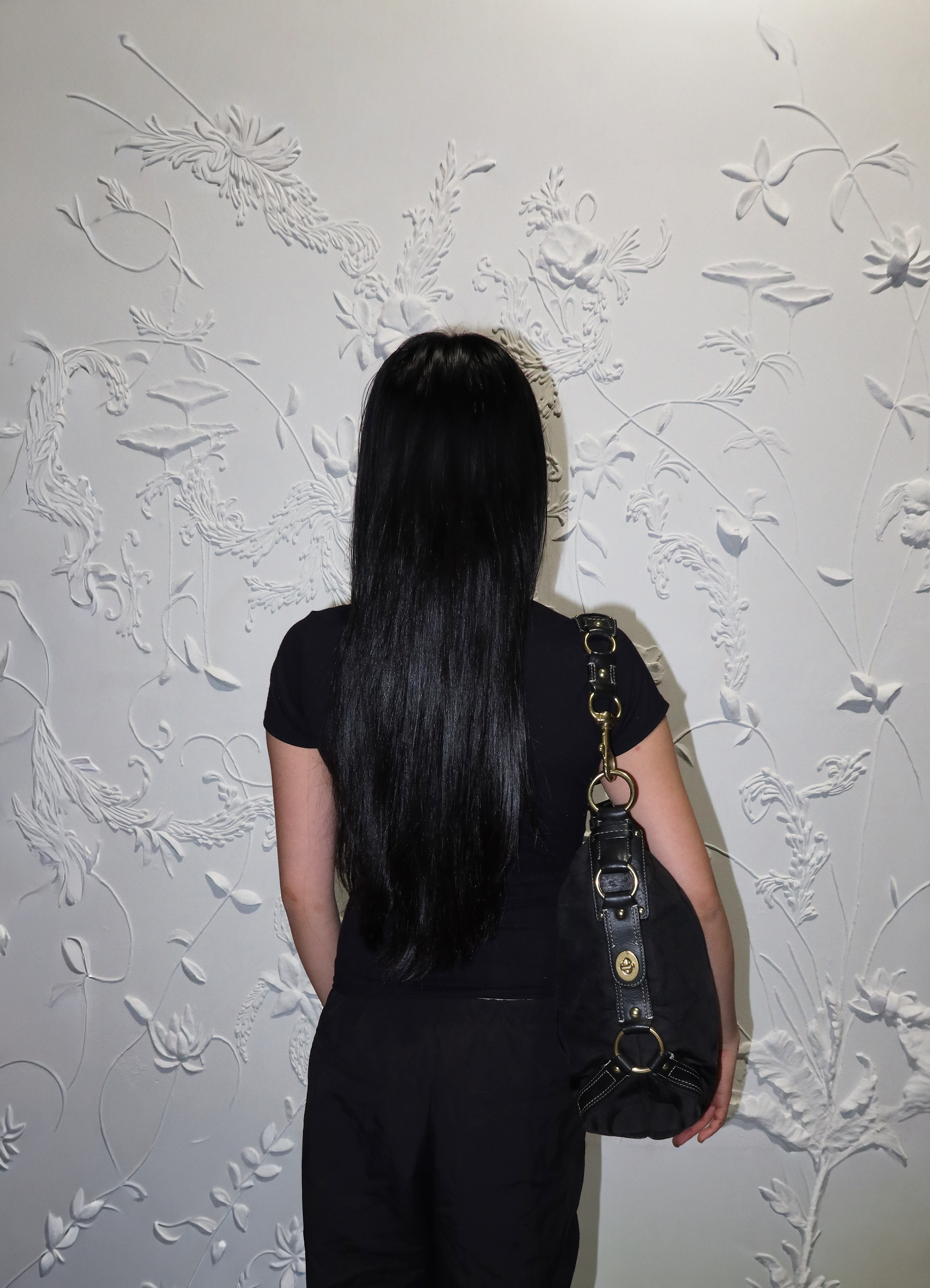 CARLY SIGNATURE TOTE BAG