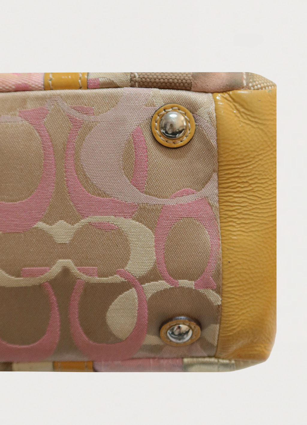 SIGNATURE PATCHWORK TOTE BAG