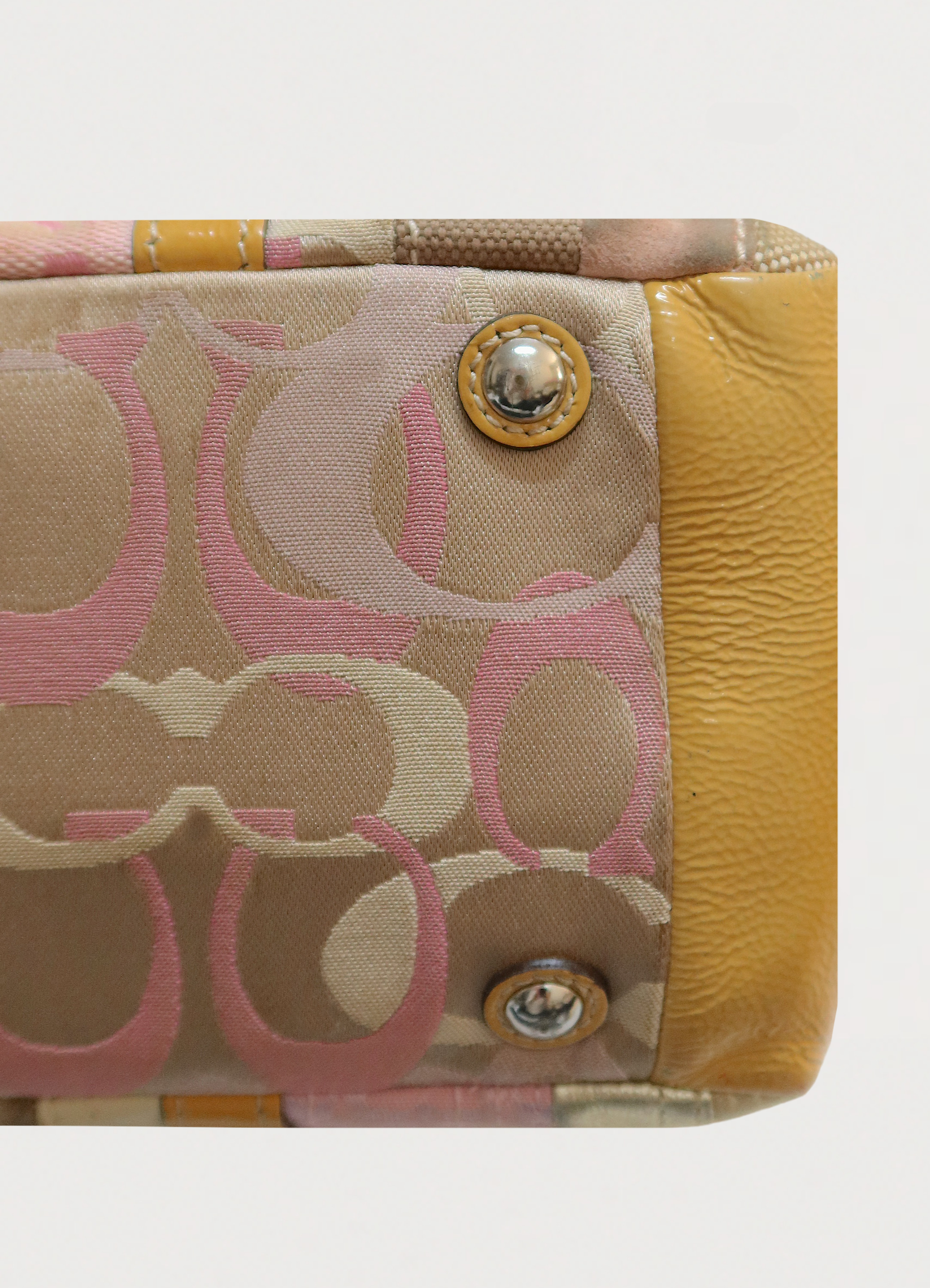 SIGNATURE PATCHWORK TOTE BAG