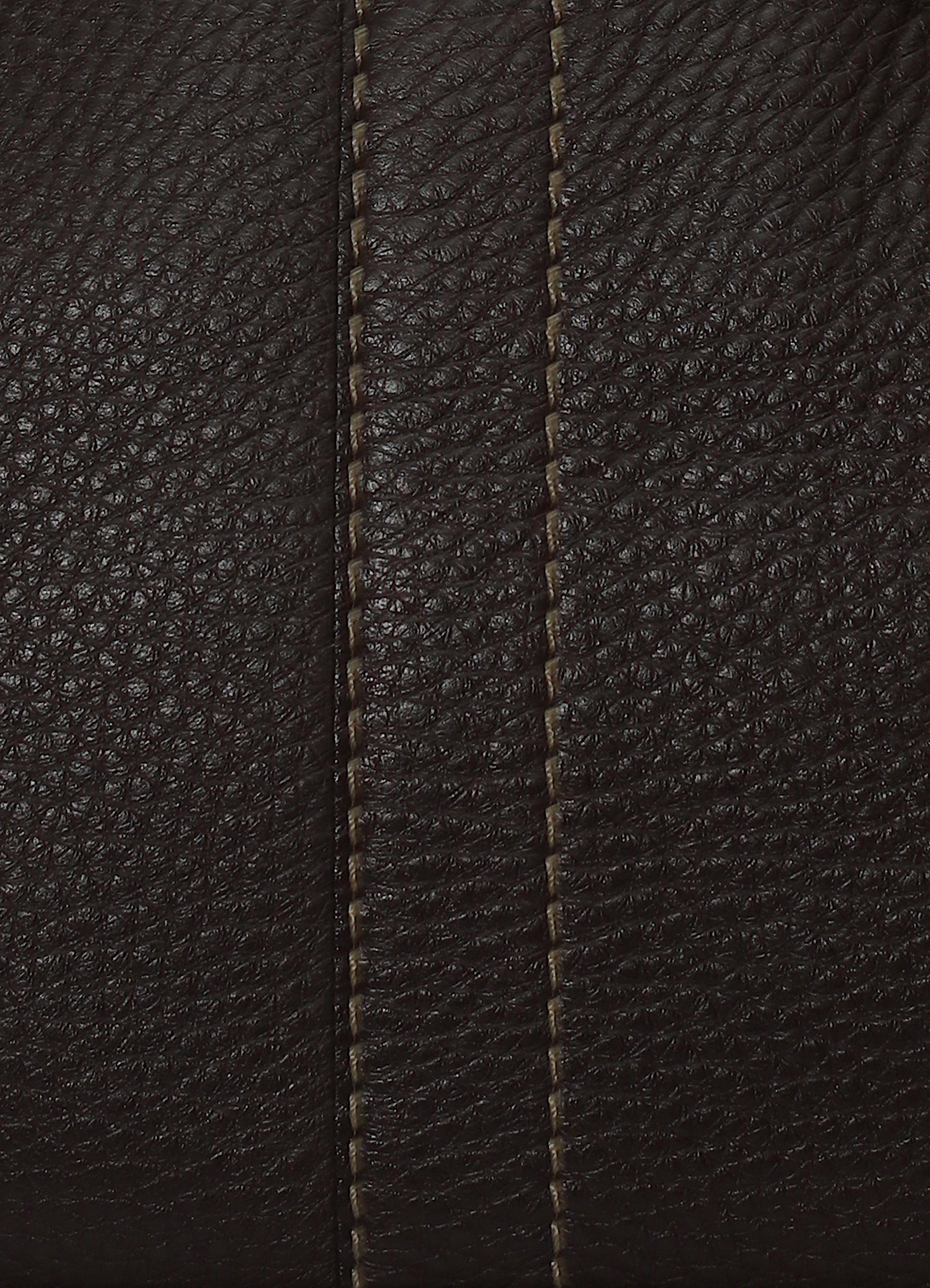 Vintage coach brown Hamptons leather carryall satchel bag showing close up of grain leather material