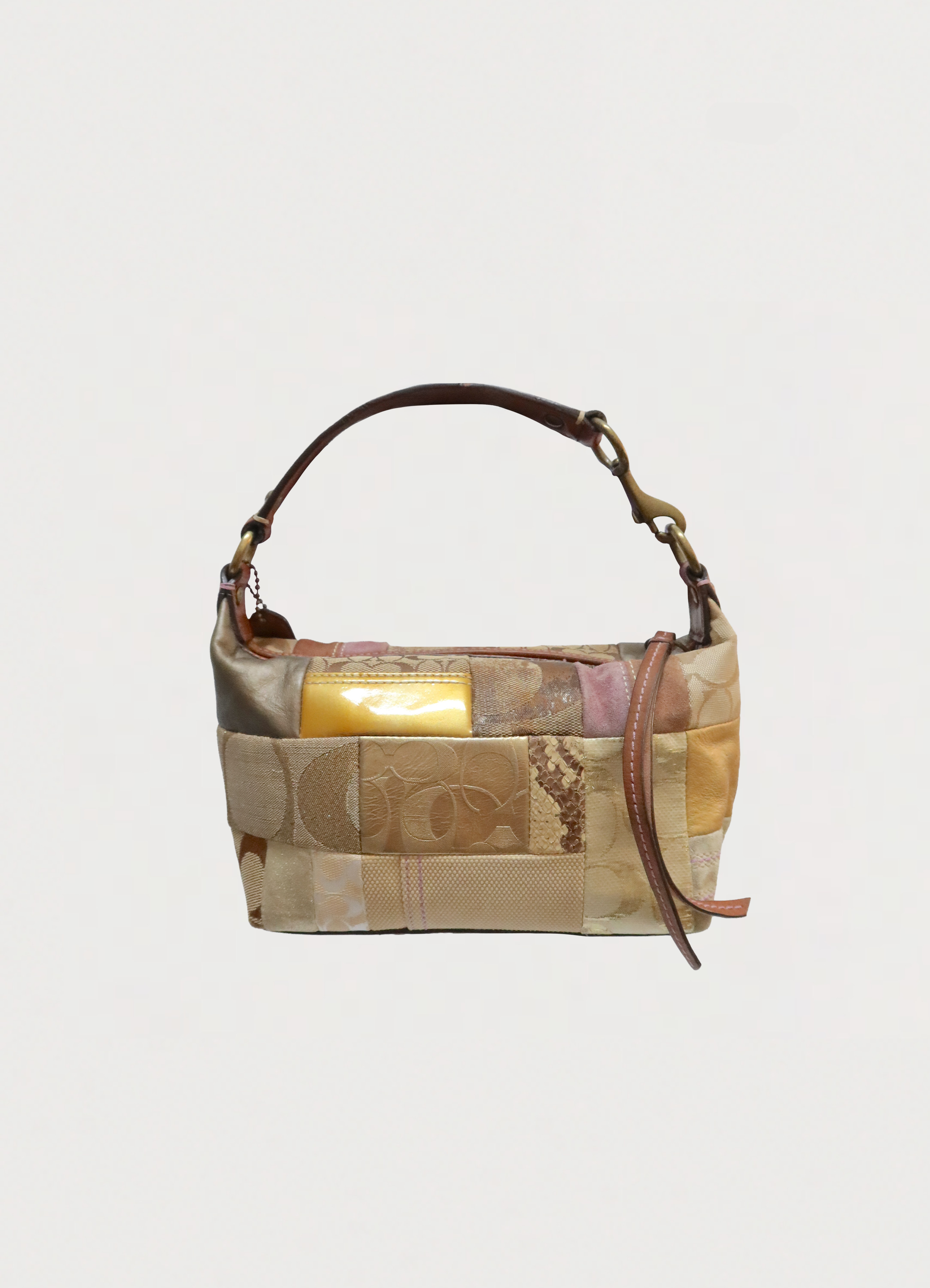 SIGNATURE PATCHWORK POCHETTE BAG