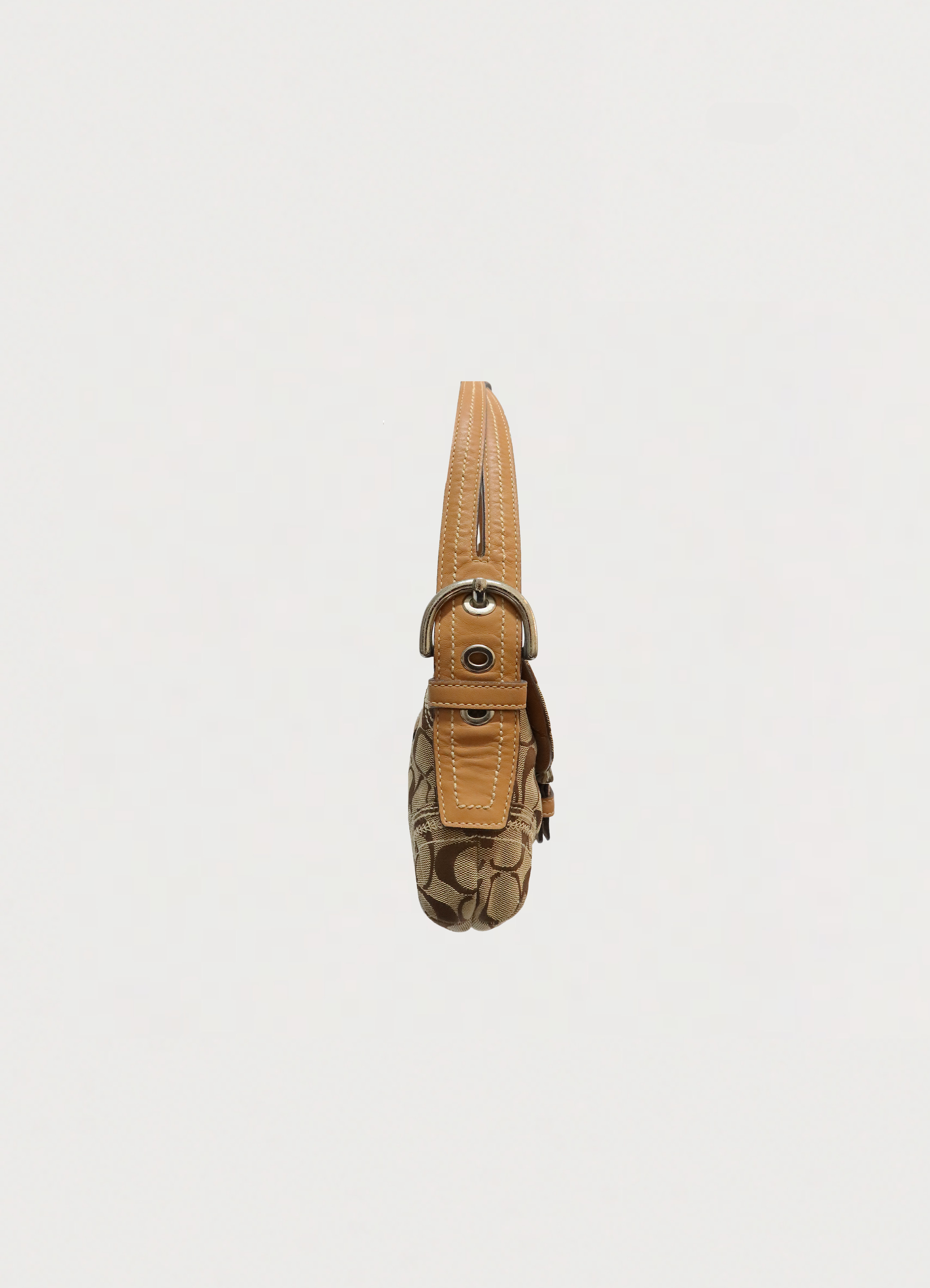 SIGNATURE SOHO BUCKLE FLAP SHOULDER BAG