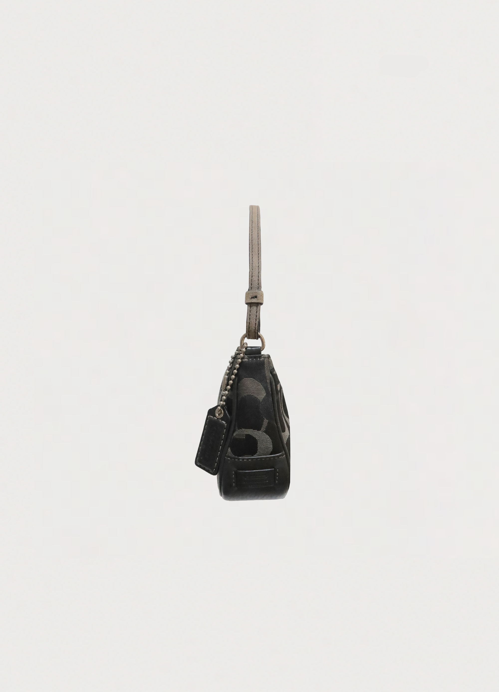 SIGNATURE CHELSEA OPTIC DEMI POCHETTE BAG