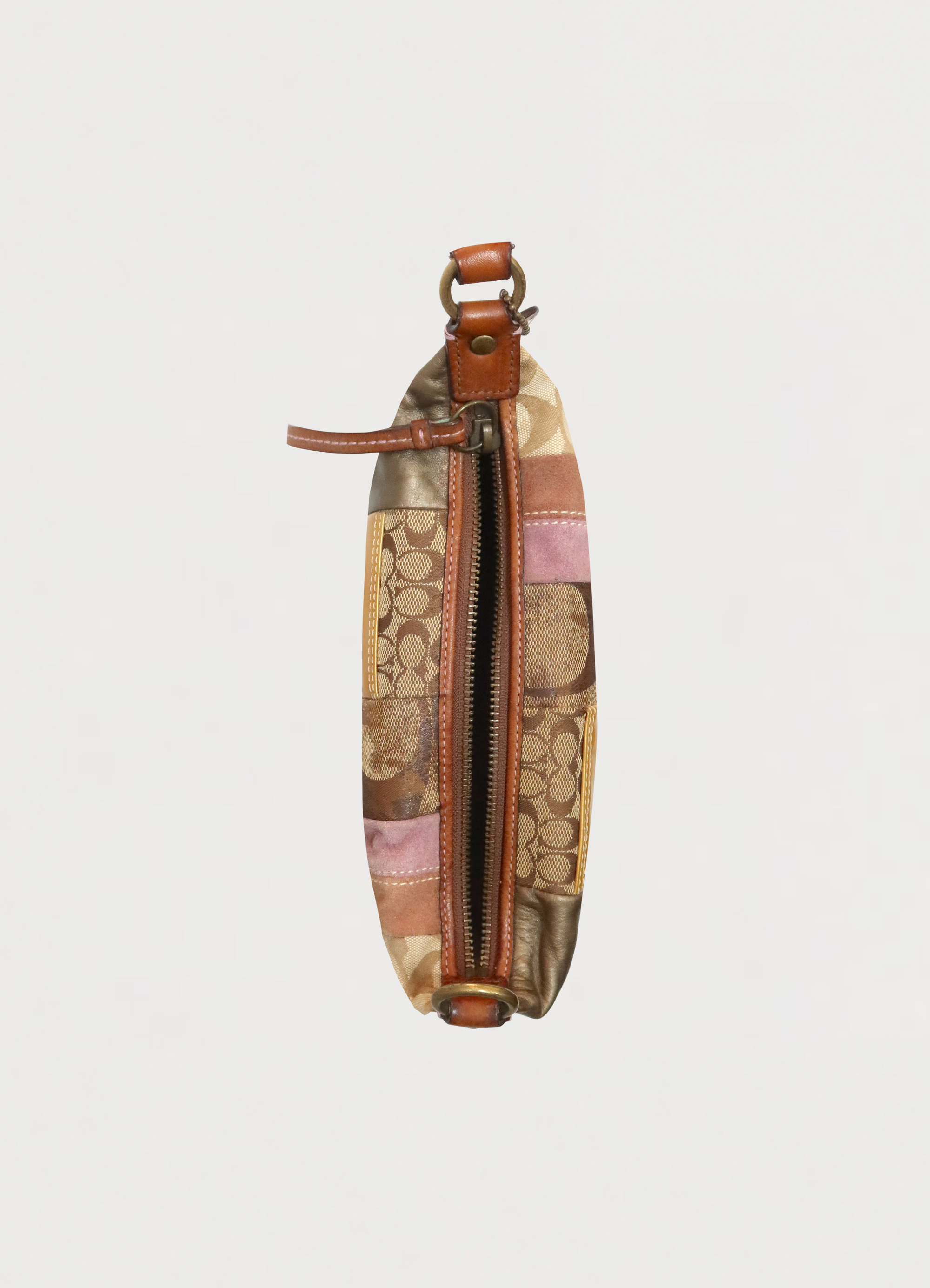 SIGNATURE PATCHWORK POCHETTE BAG