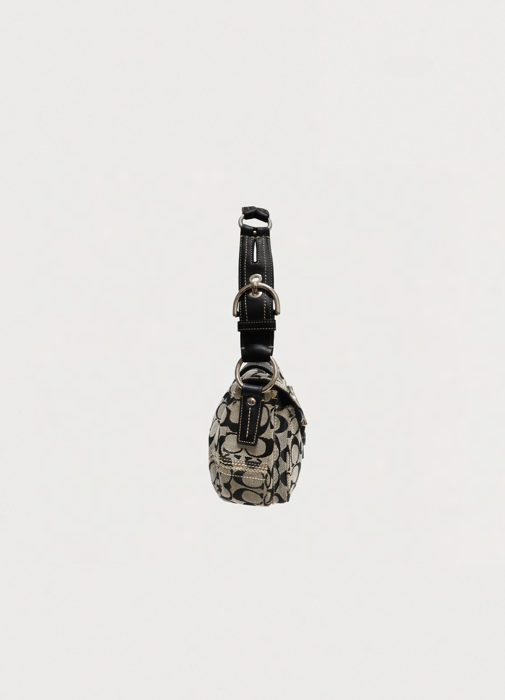 SIGNATURE SOHO POCKET SHOULDER BAG