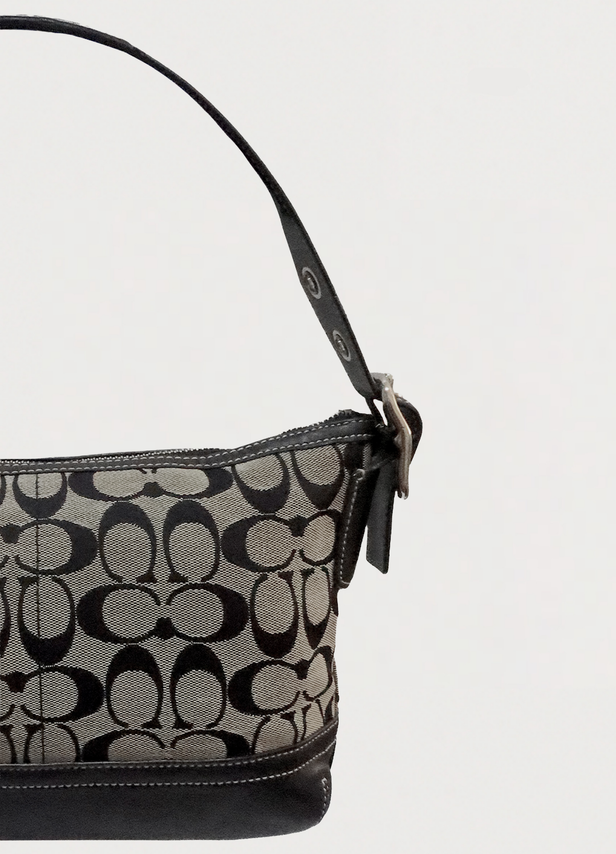 SIGNATURE SHOULDER BAG