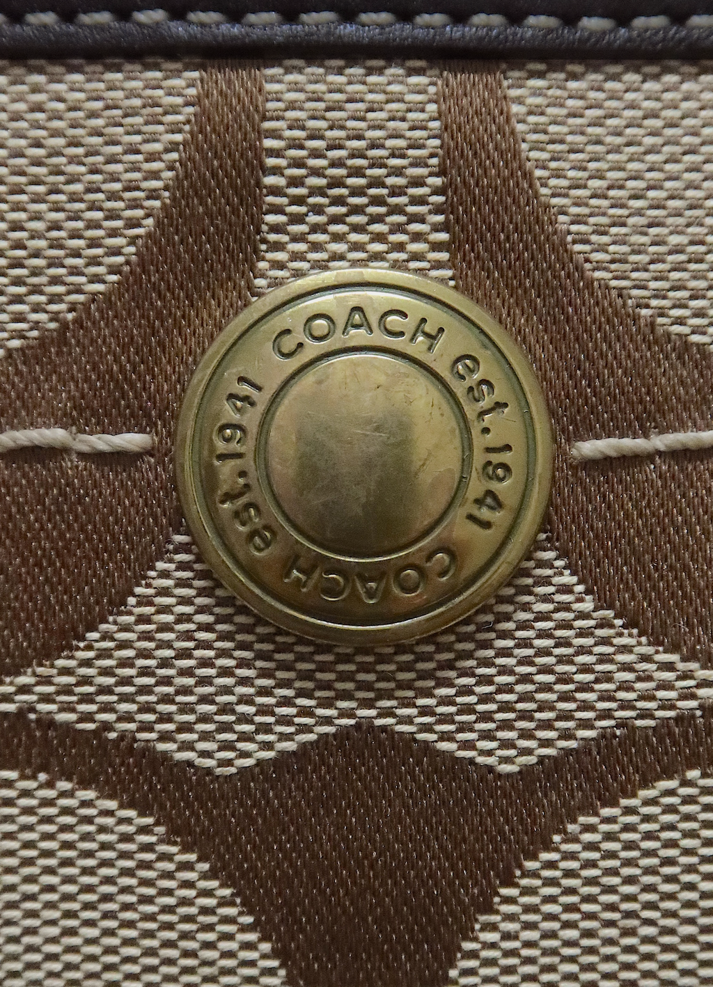 SIGNATURE ERGO HOBO BAG