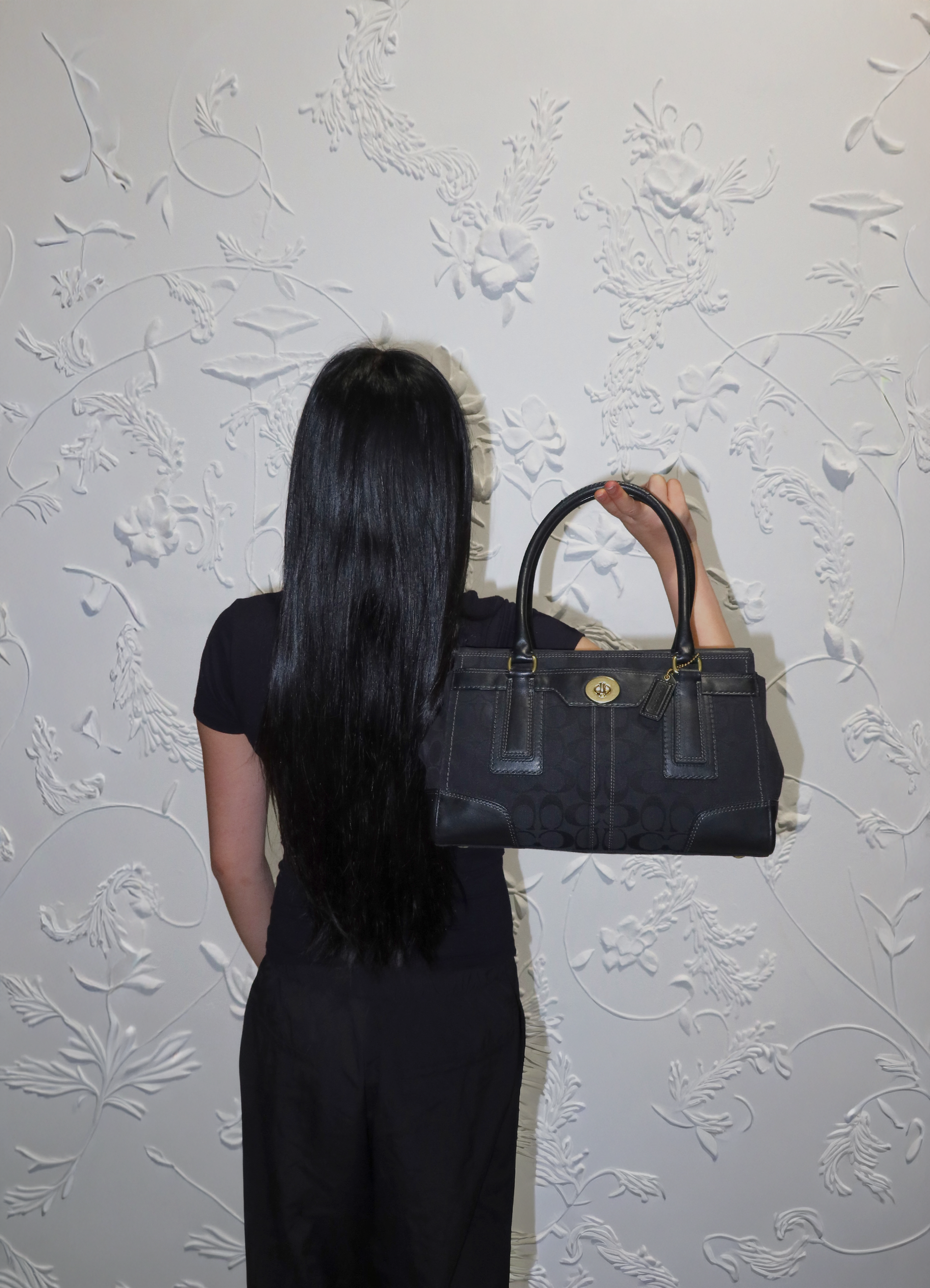 HAMPTONS MADELINE SIGNATURE SATCHEL BAG