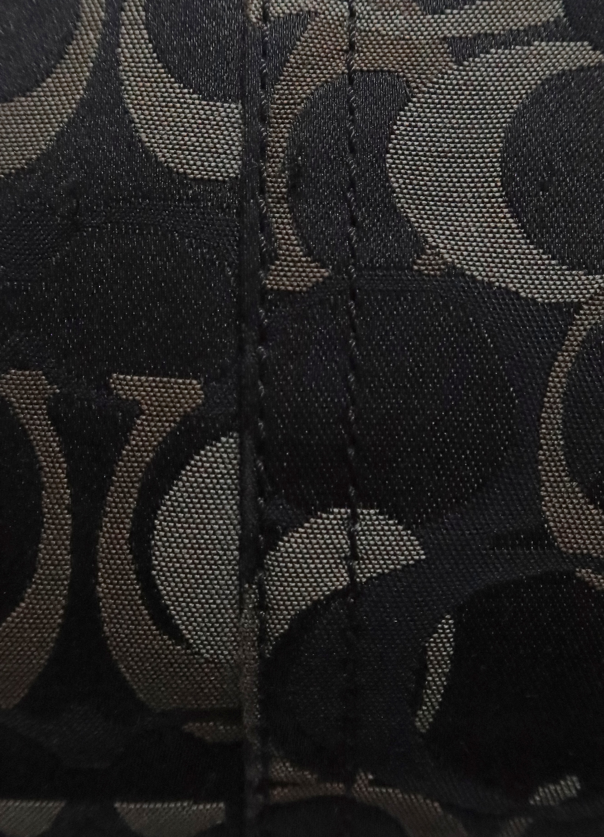 CHELSEA OPTIC SIGNATURE TOTE SHOULDER BAG